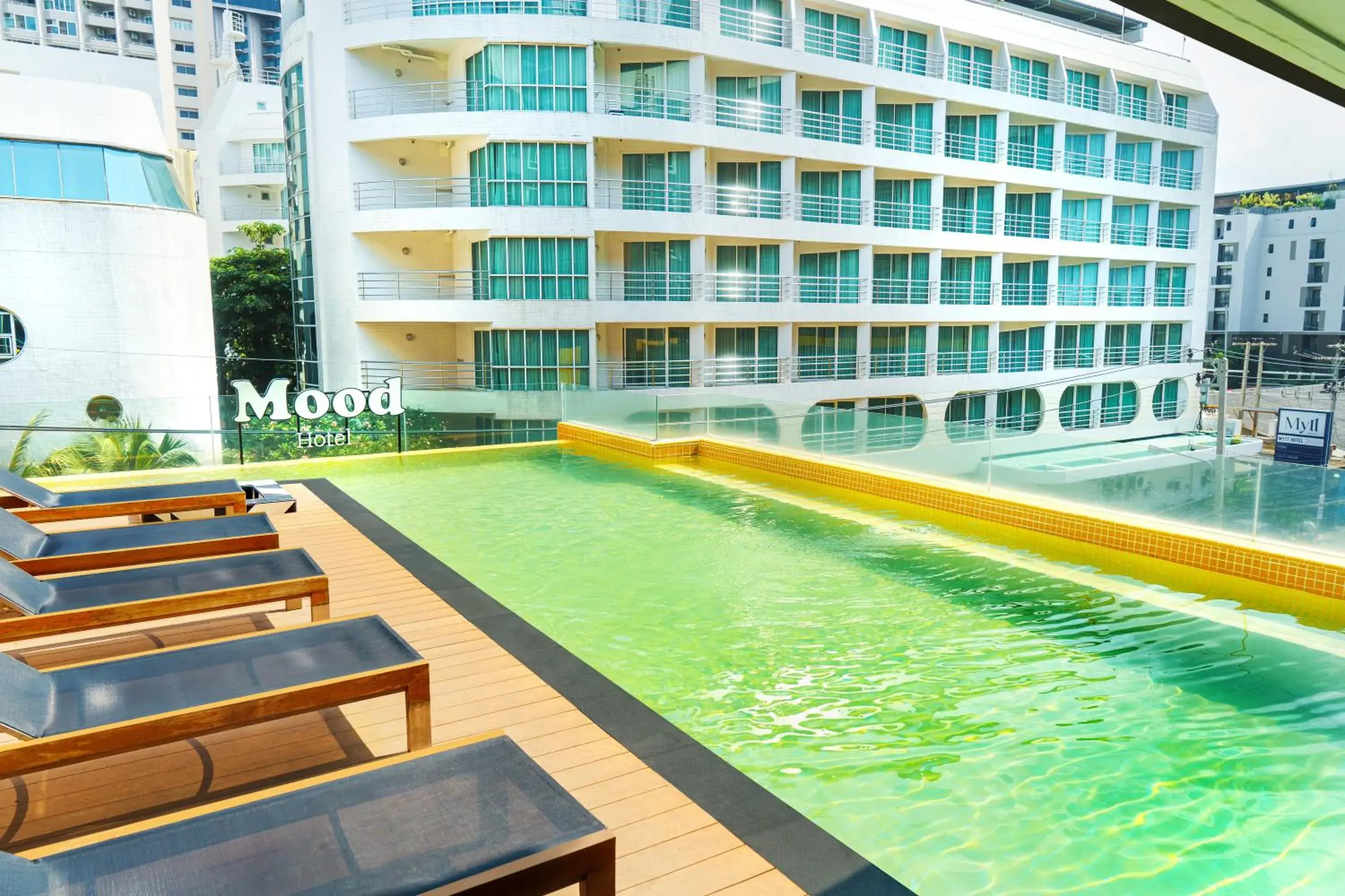 Swimming pool in Mood Hotel Pattaya Swimming pool in Mood Hotel Pattaya