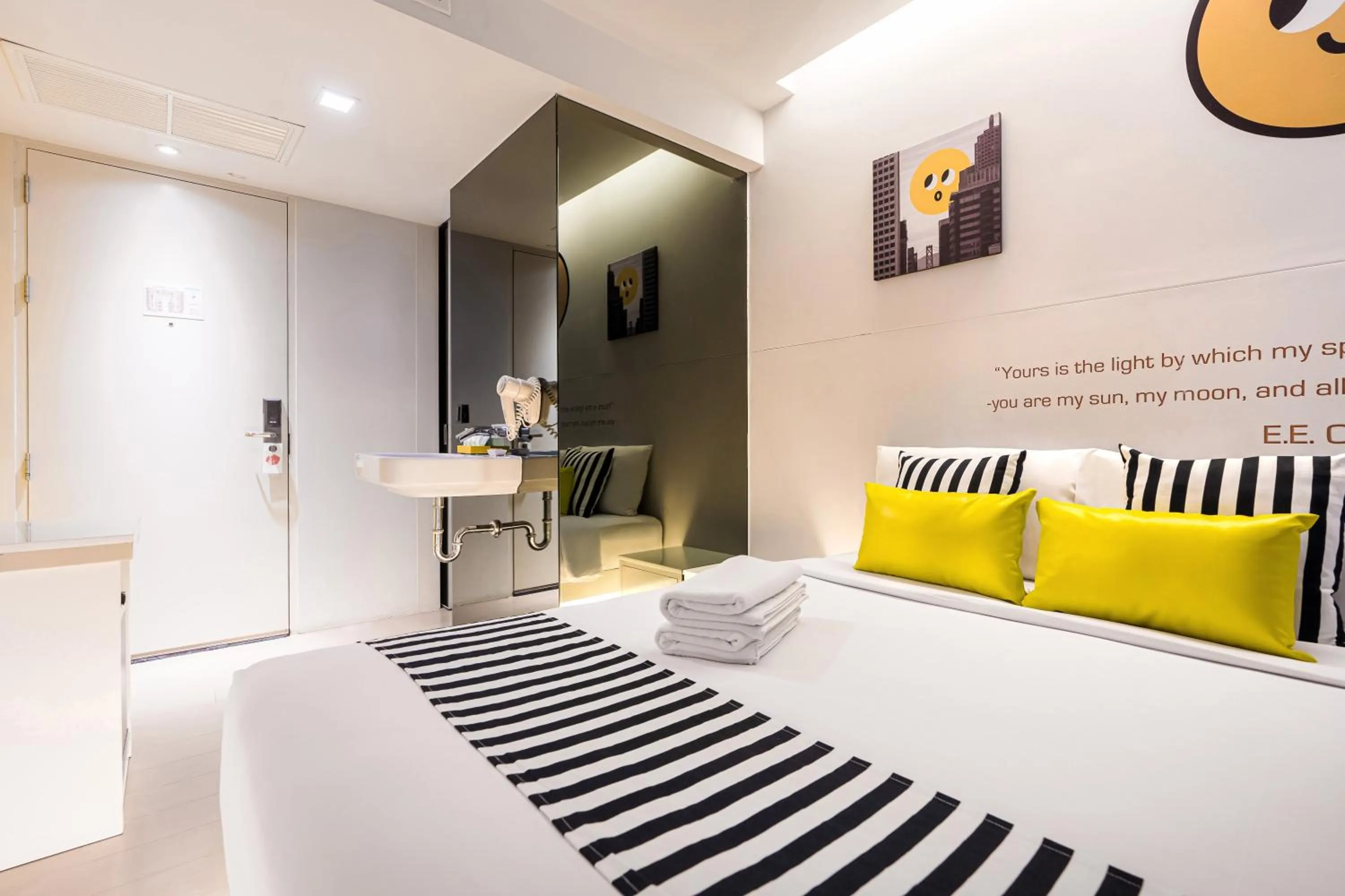 Photo of the whole room in Mood Hotel Pattaya