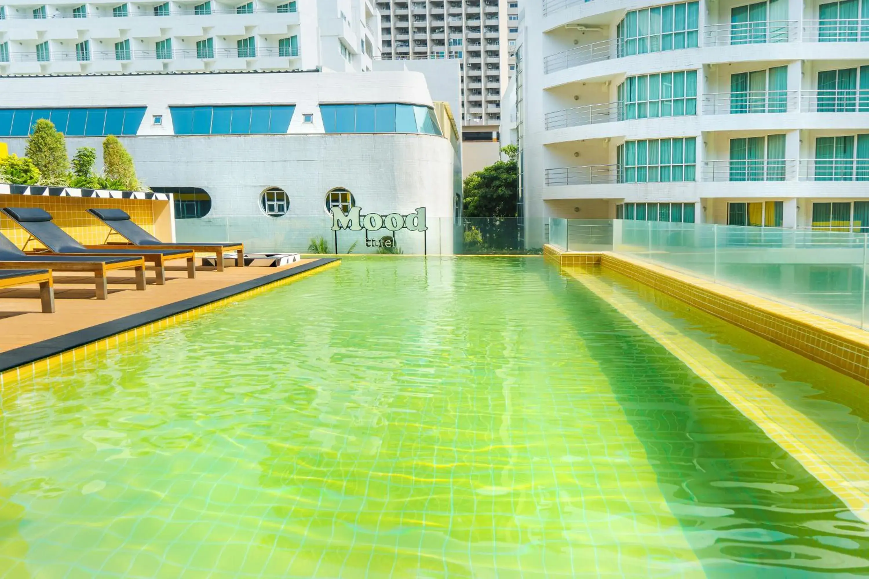Swimming pool in Mood Hotel Pattaya Swimming pool in Mood Hotel Pattaya