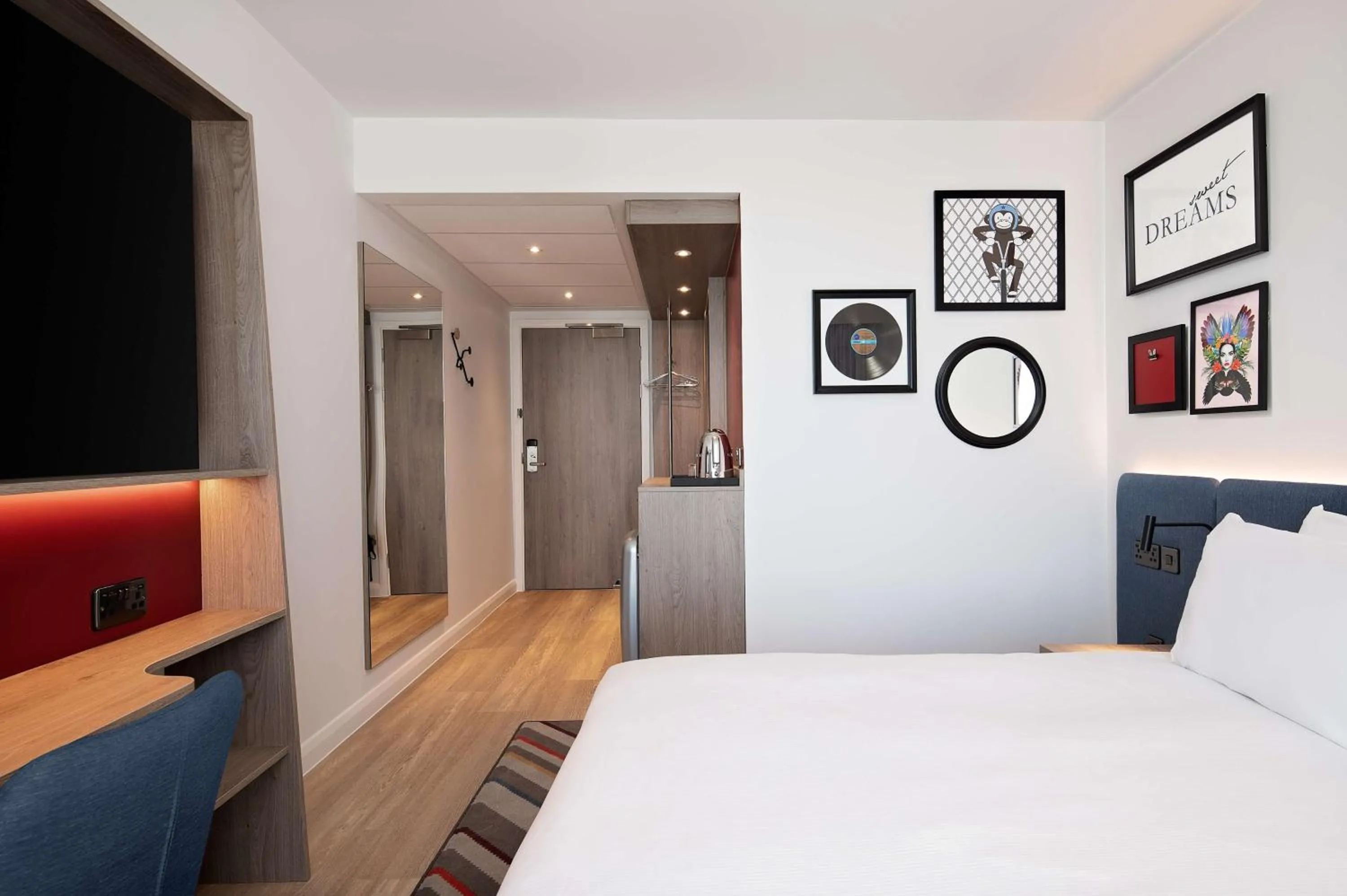 Bedroom, Bed in Hampton by Hilton High Wycombe