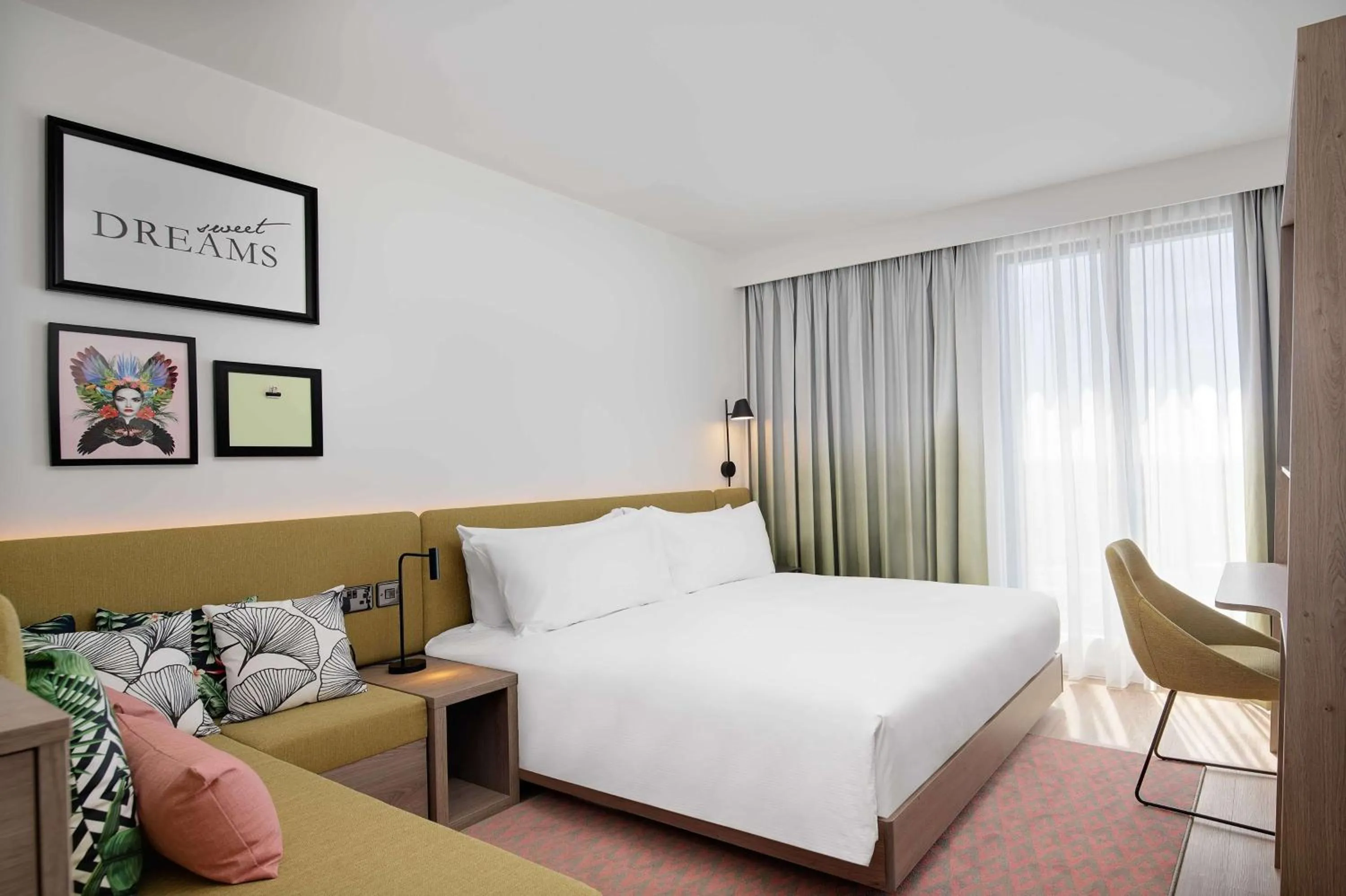 Bedroom, Bed in Hampton by Hilton High Wycombe