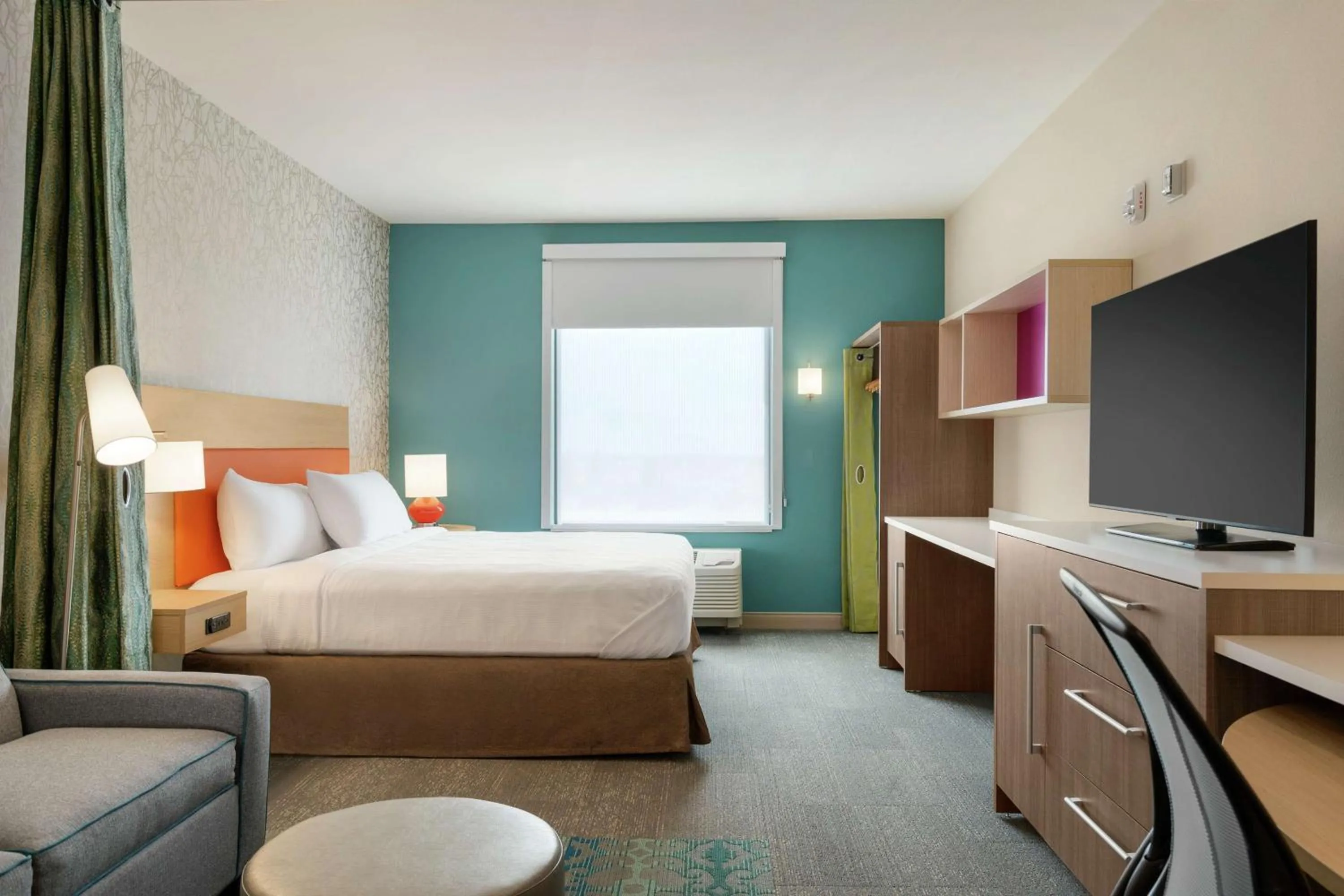 Bedroom, Bed in Home2 Suites By Hilton Alamogordo White Sands