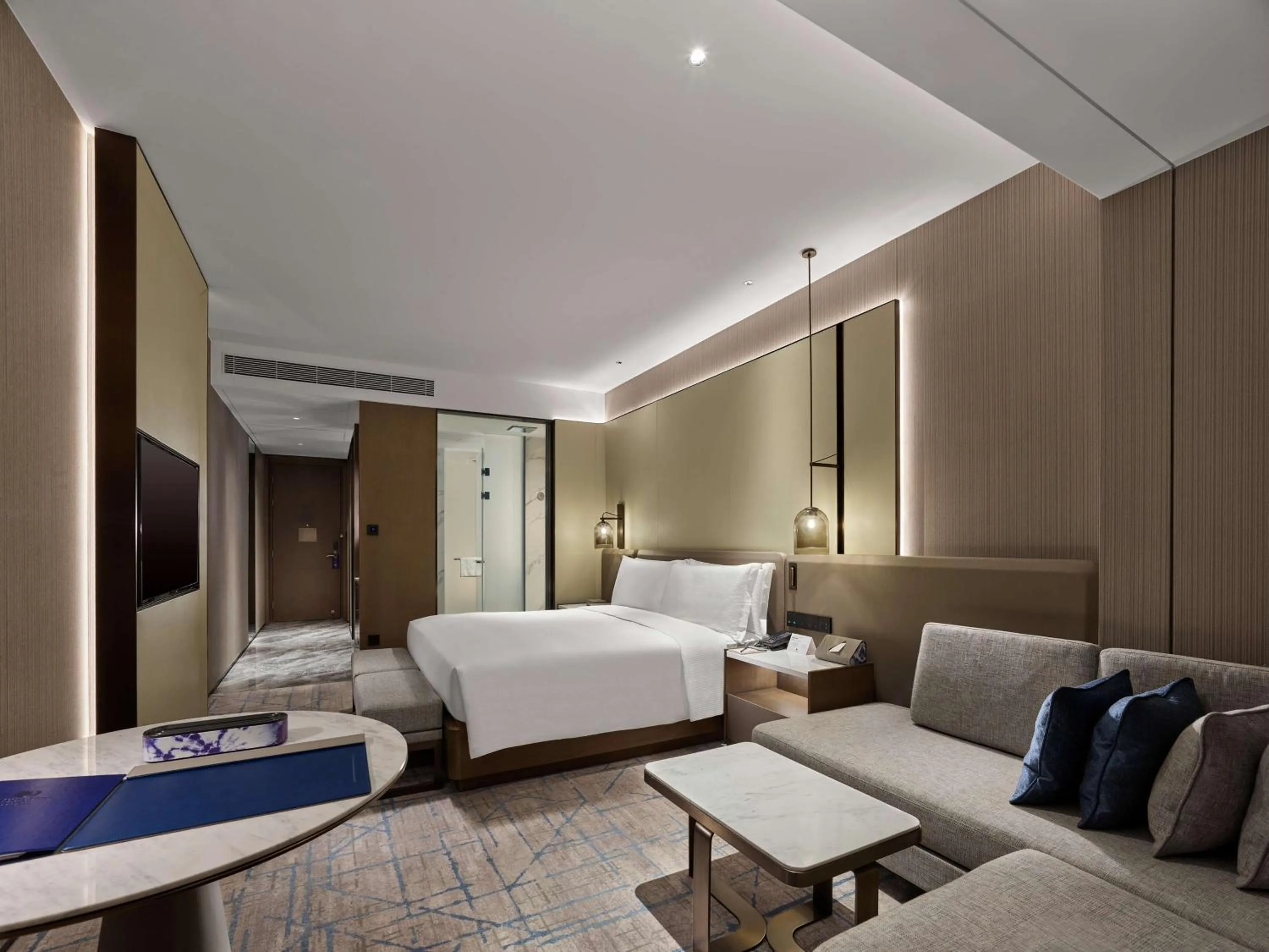 Bedroom, Bed in DoubleTree by Hilton Qidong