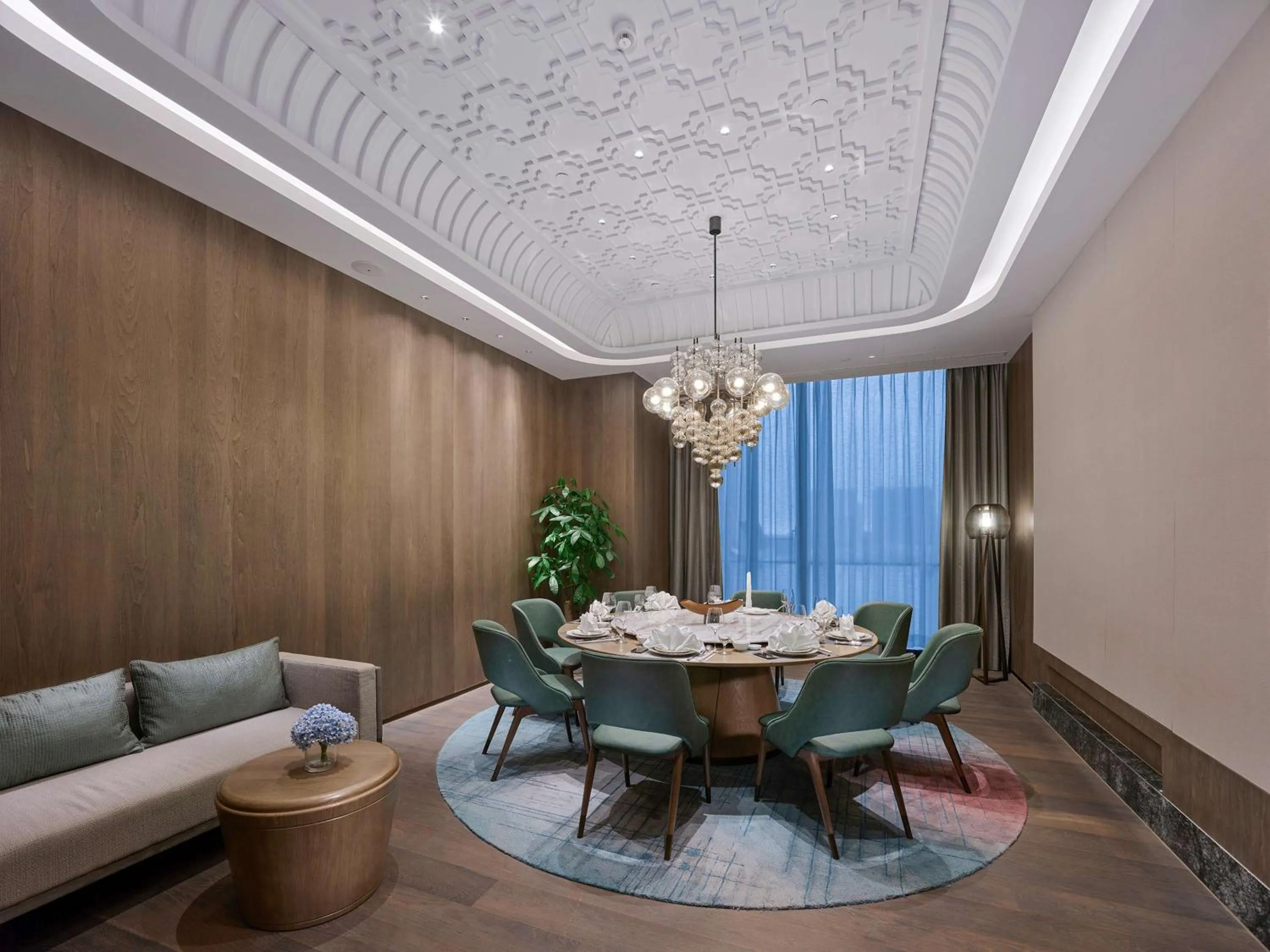 Dining area in DoubleTree by Hilton Qidong