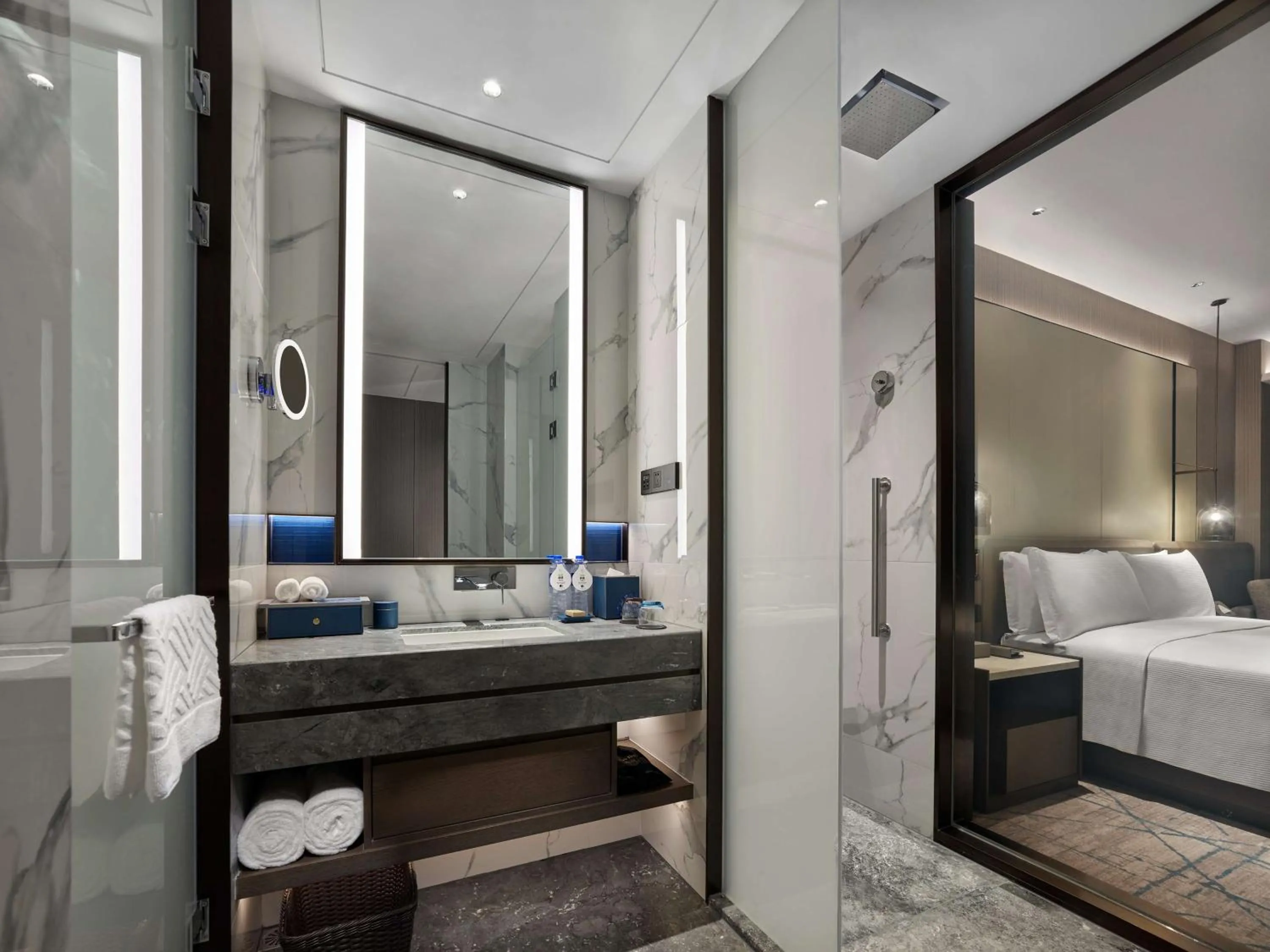 Bed in DoubleTree by Hilton Qidong