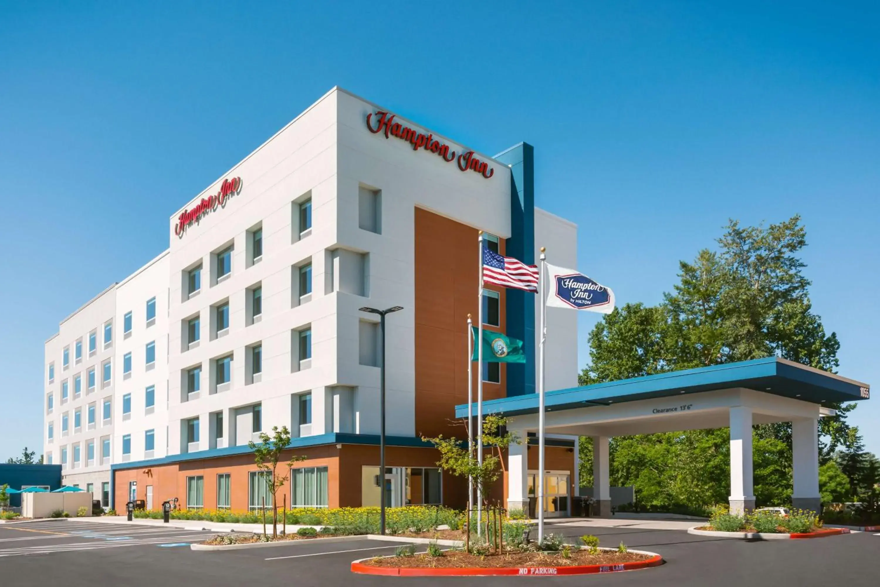 Property building in Hampton Inn Bellingham Airport, WA Property building in Hampton Inn Bellingham Airport, WA
