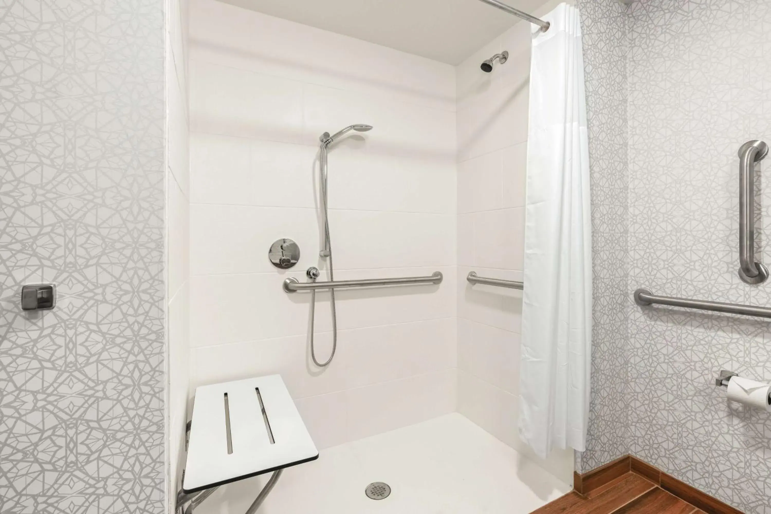 Bathroom in Hampton Inn Bellingham Airport, WA Bathroom in Hampton Inn Bellingham Airport, WA