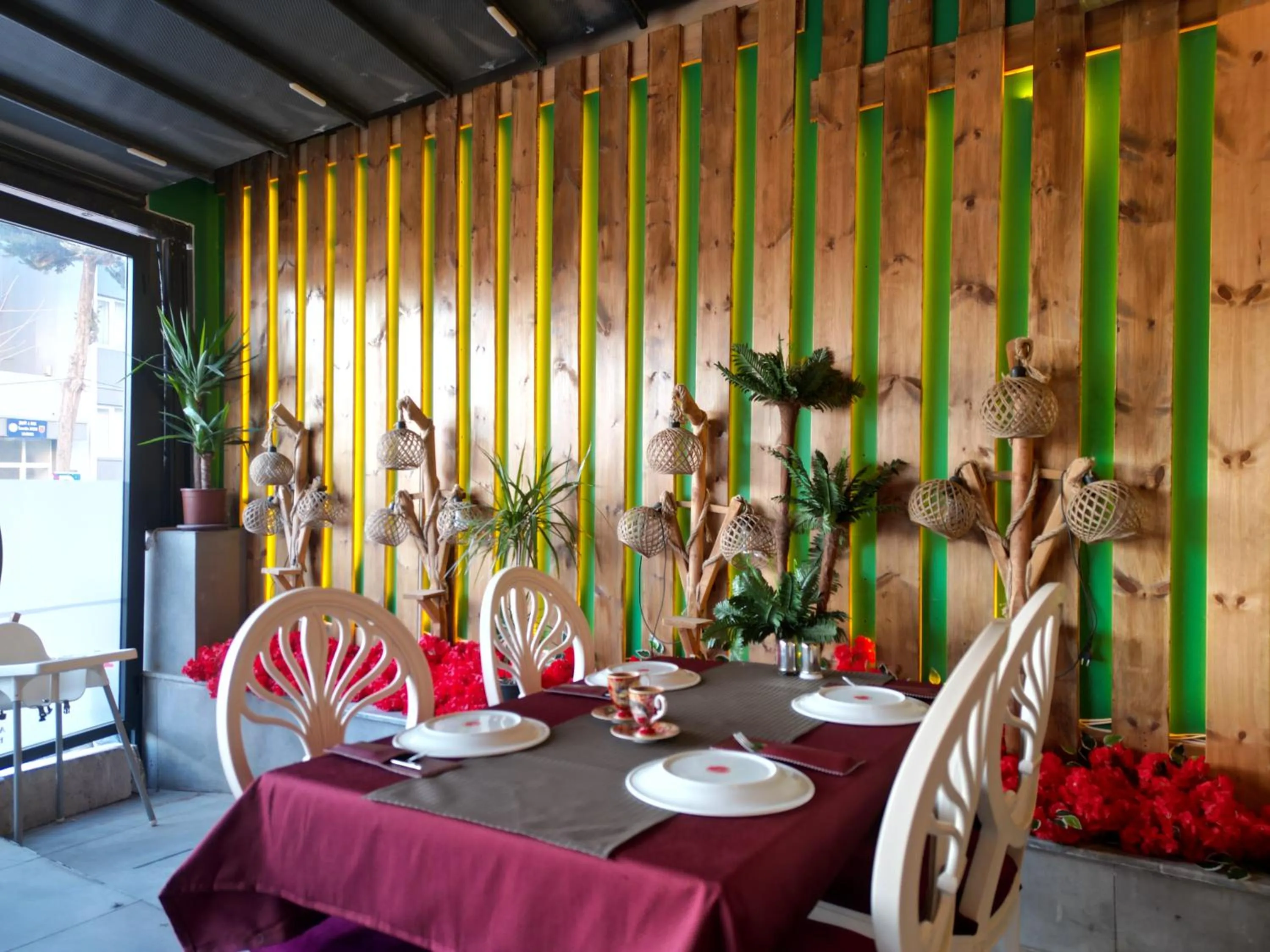 Restaurant/places to eat in Akman City Hotel