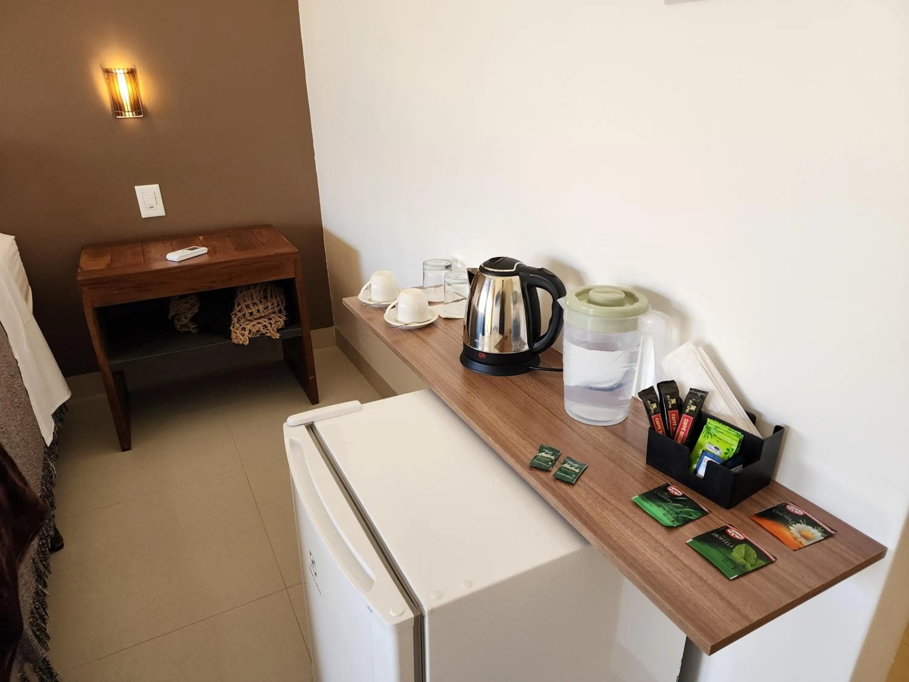 Coffee/tea facilities in Pousada Camarás