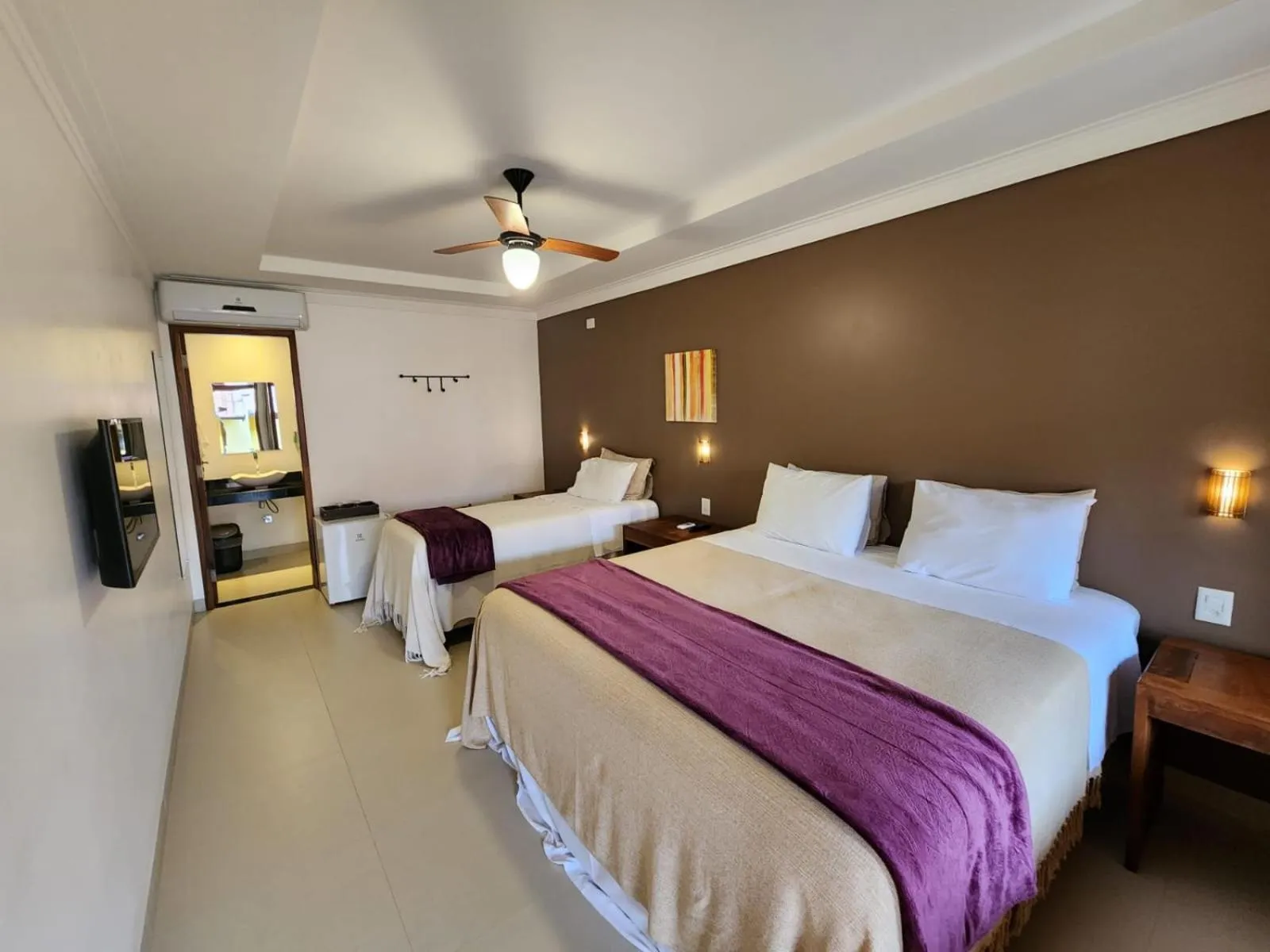 Bed in Pousada Camarás