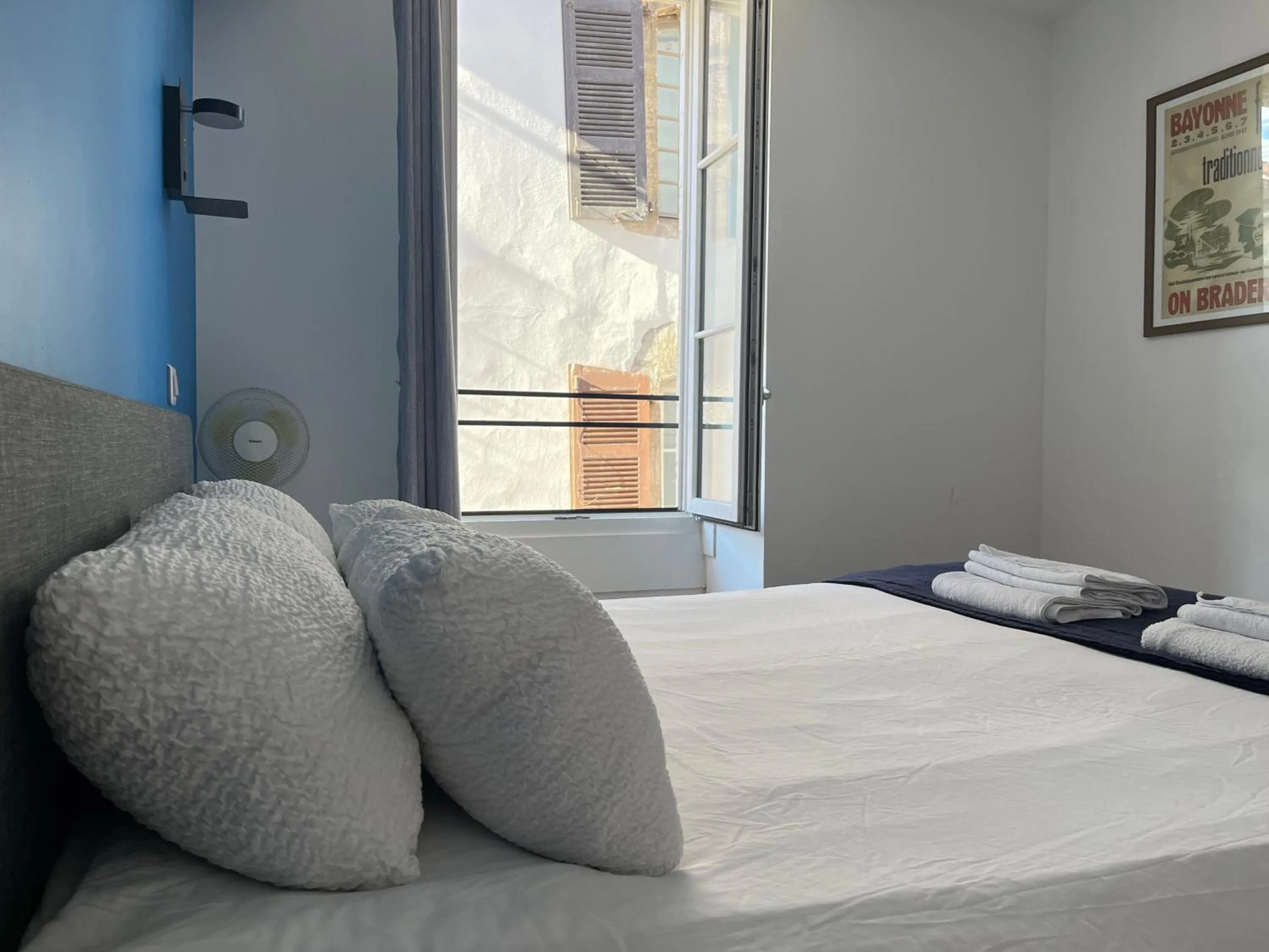 Bedroom, Bed in Hostel20 Bayonne