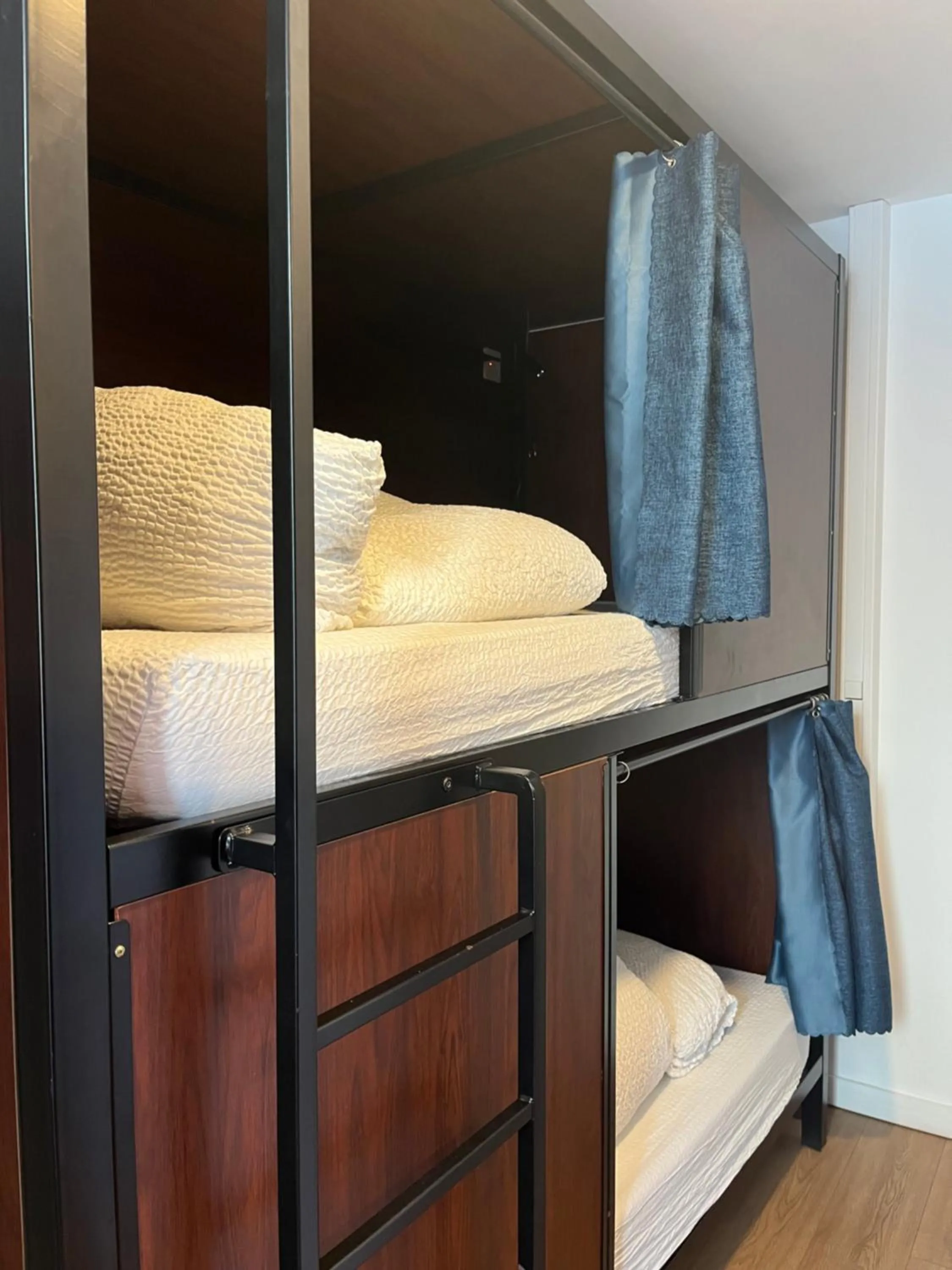 bunk bed, Bed in Hostel20 Bayonne