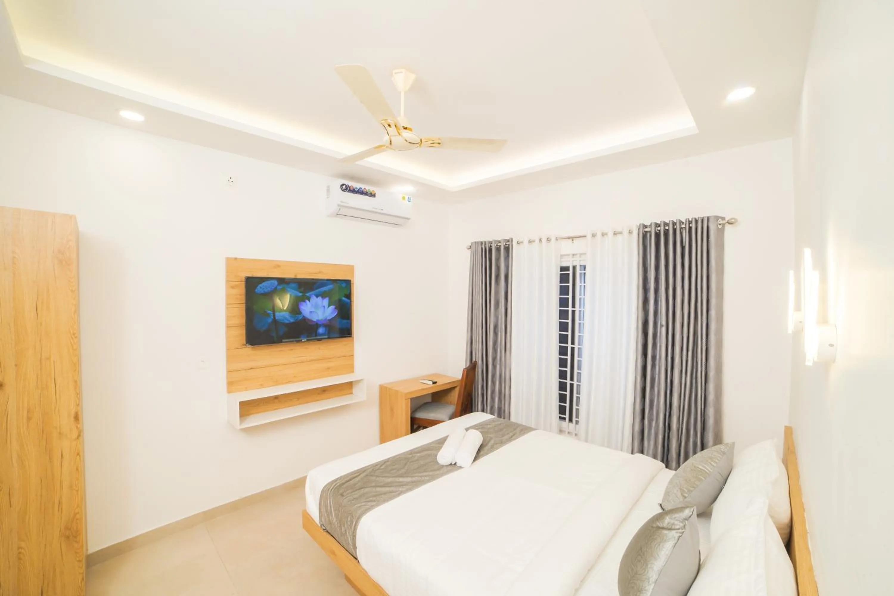 Bed in Oceana Hills Residency