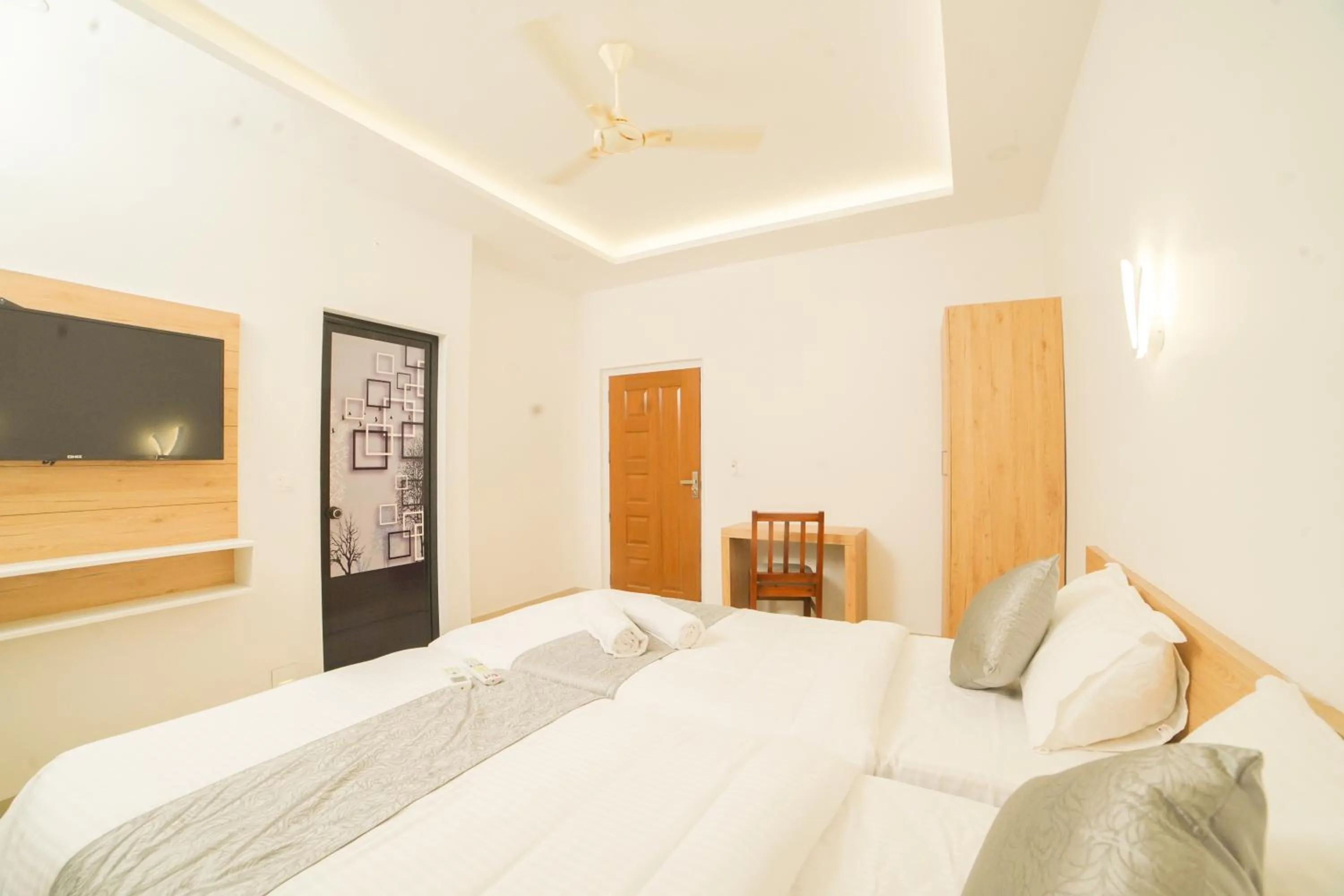 Photo of the whole room, Bed in Oceana Hills Residency