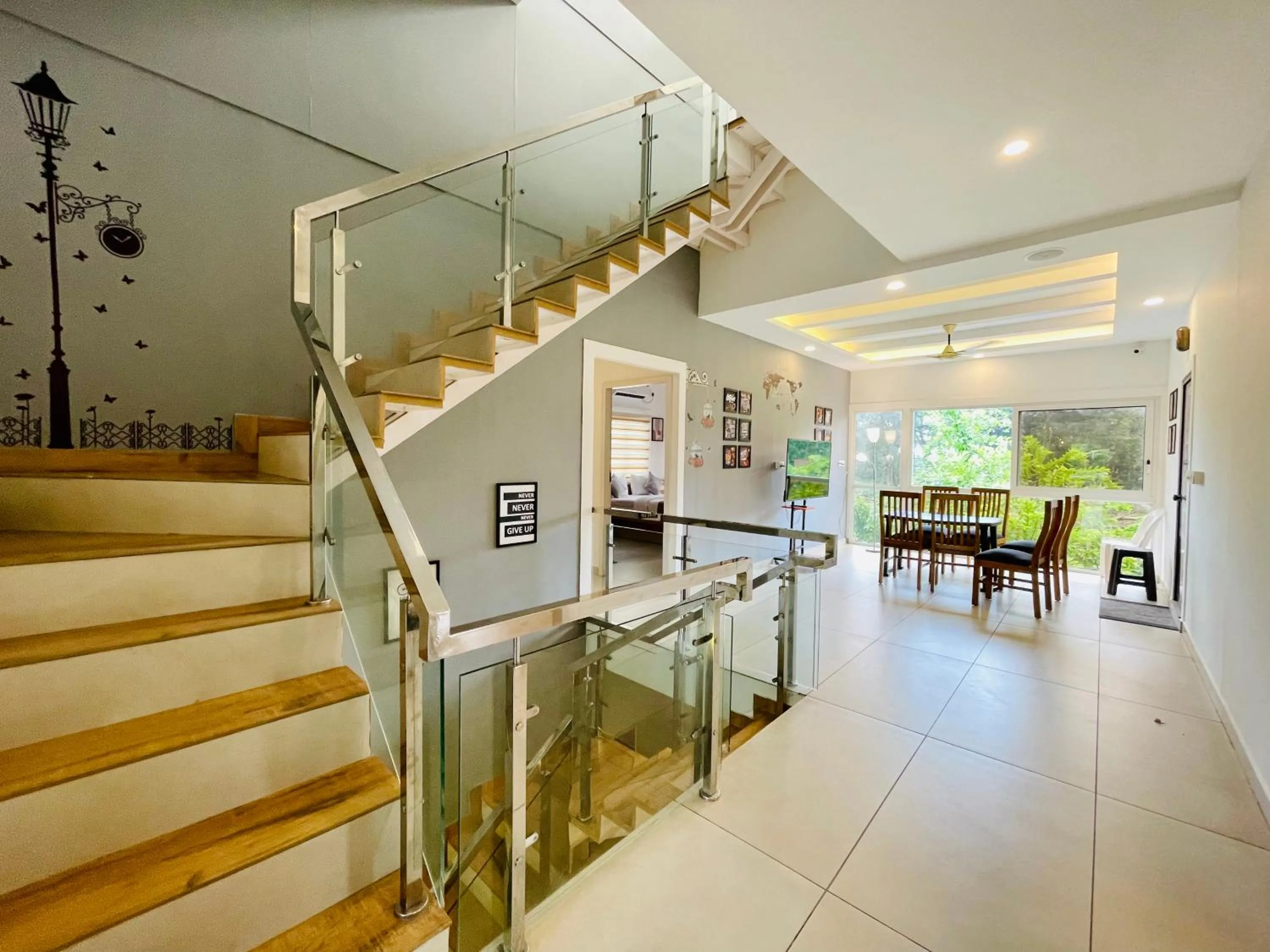 Restaurant/places to eat in Oceana Hills Residency