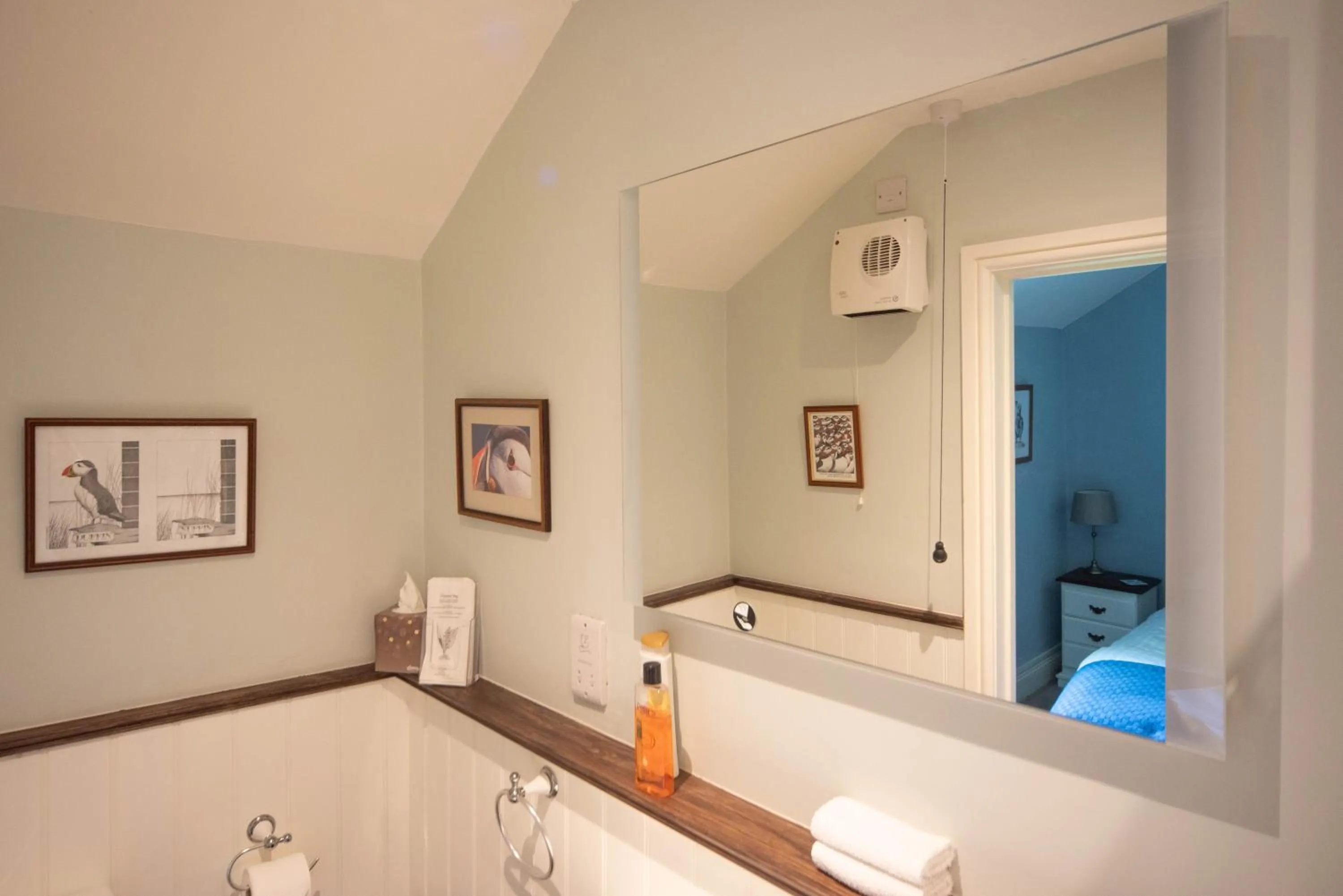 Bathroom in Lower House B&B and Cottages, Adforton