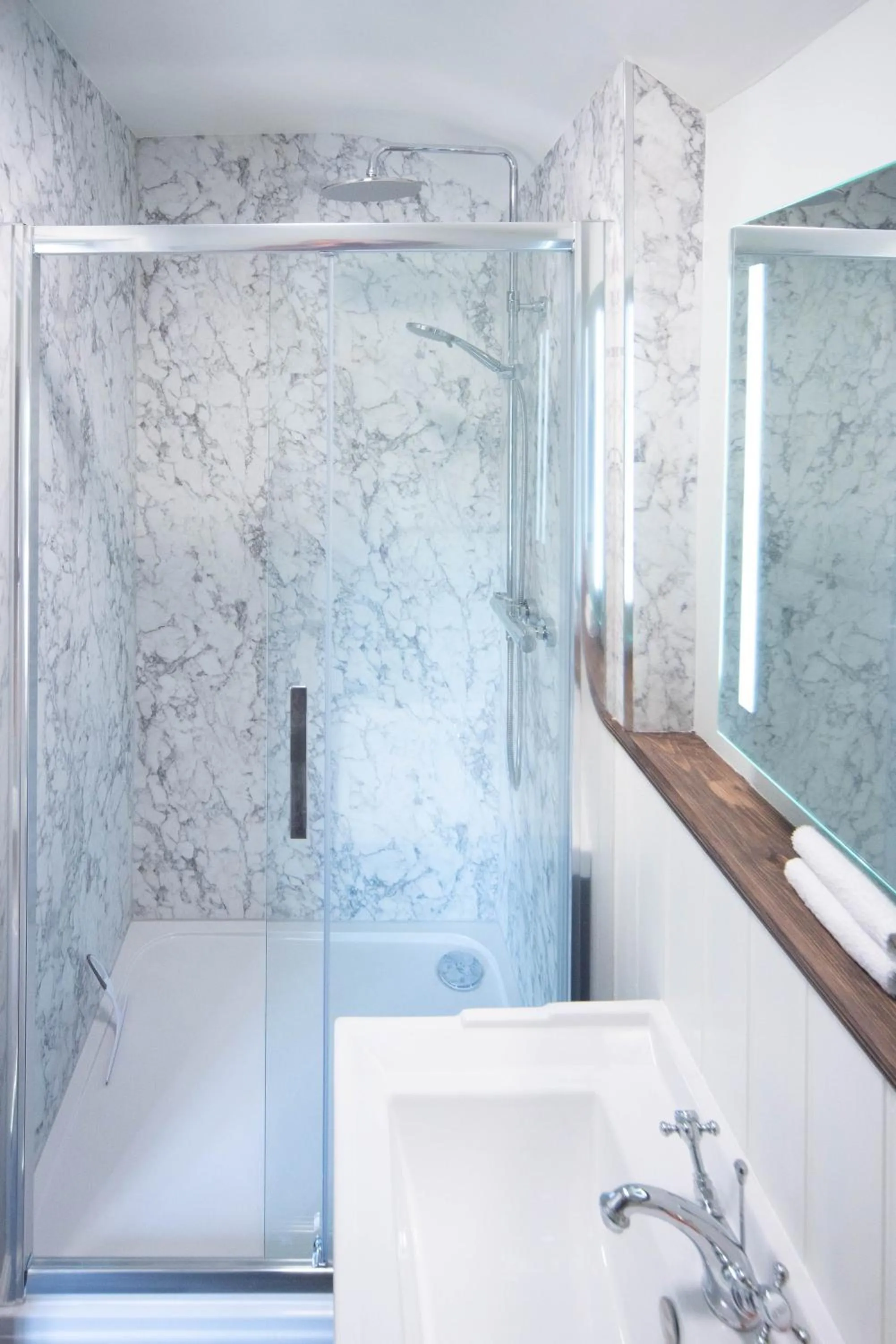 Shower in Lower House B&B and Cottages, Adforton