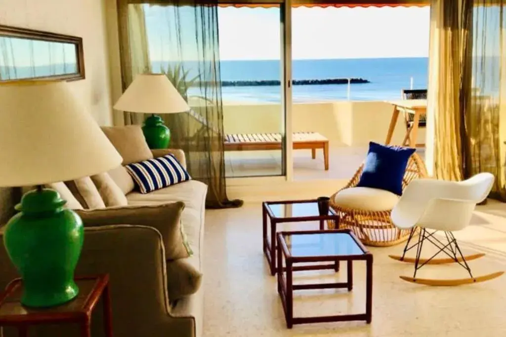 Horizon bleu - Appartement familial - terrasse - parking- 1ere ligne Mer Carnon Horizon bleu - Appartement familial - terrasse - parking- 1ere ligne Mer Carnon