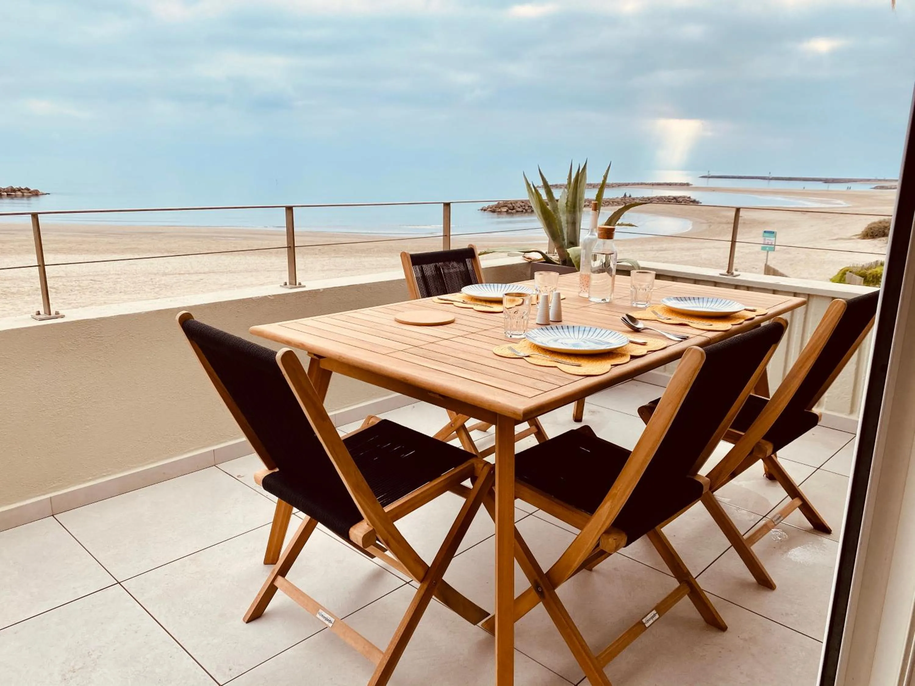 Horizon bleu - Appartement familial - terrasse - parking- 1ere ligne Mer Carnon