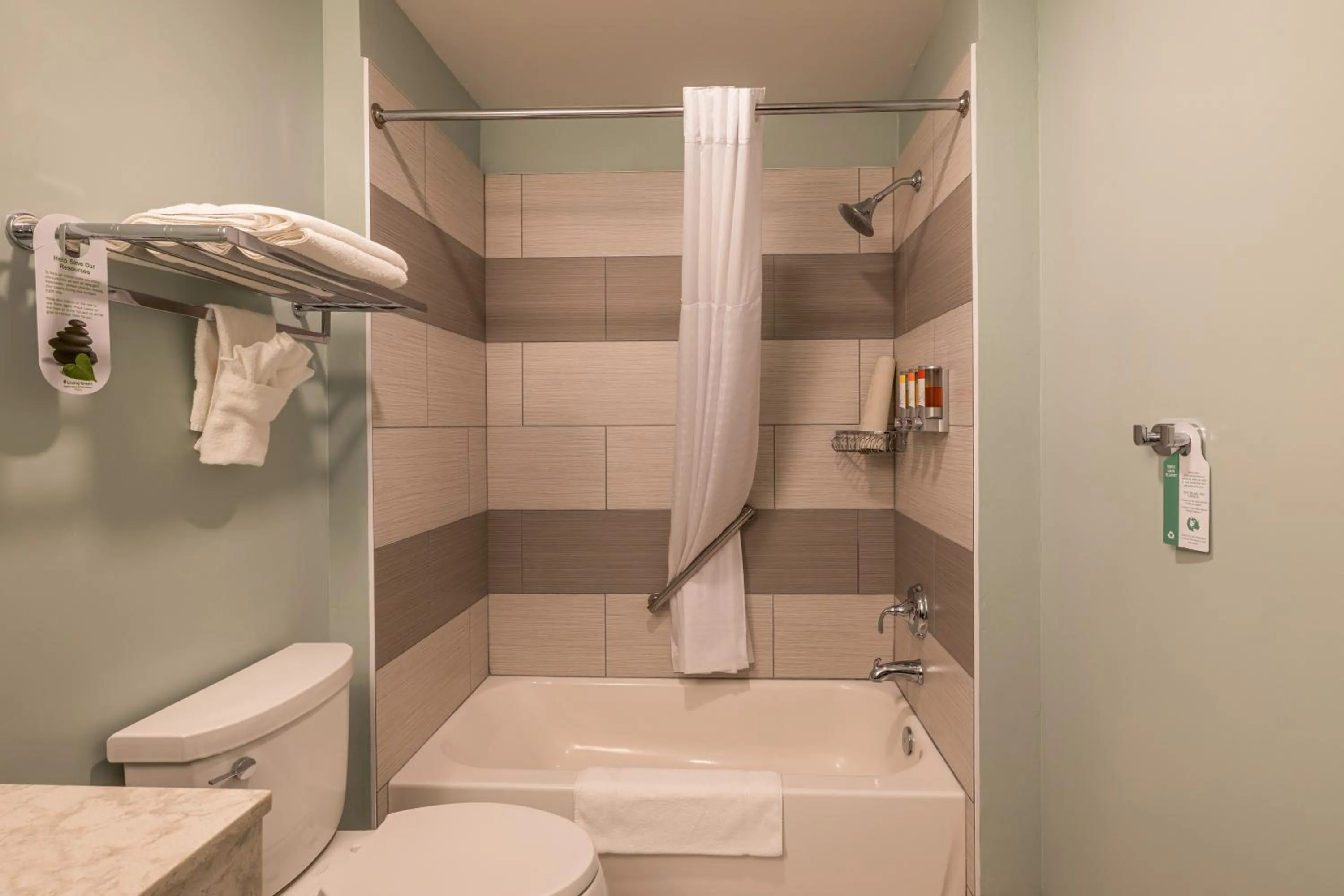 Toilet in Inn At Moss Landing Point