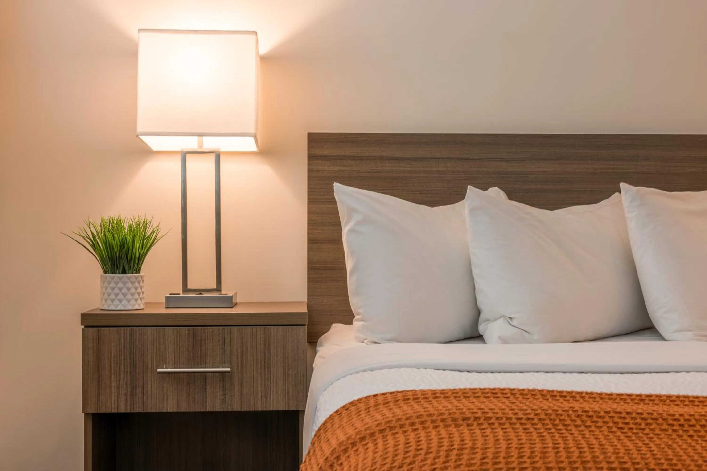 Bed in Inn At Moss Landing Point