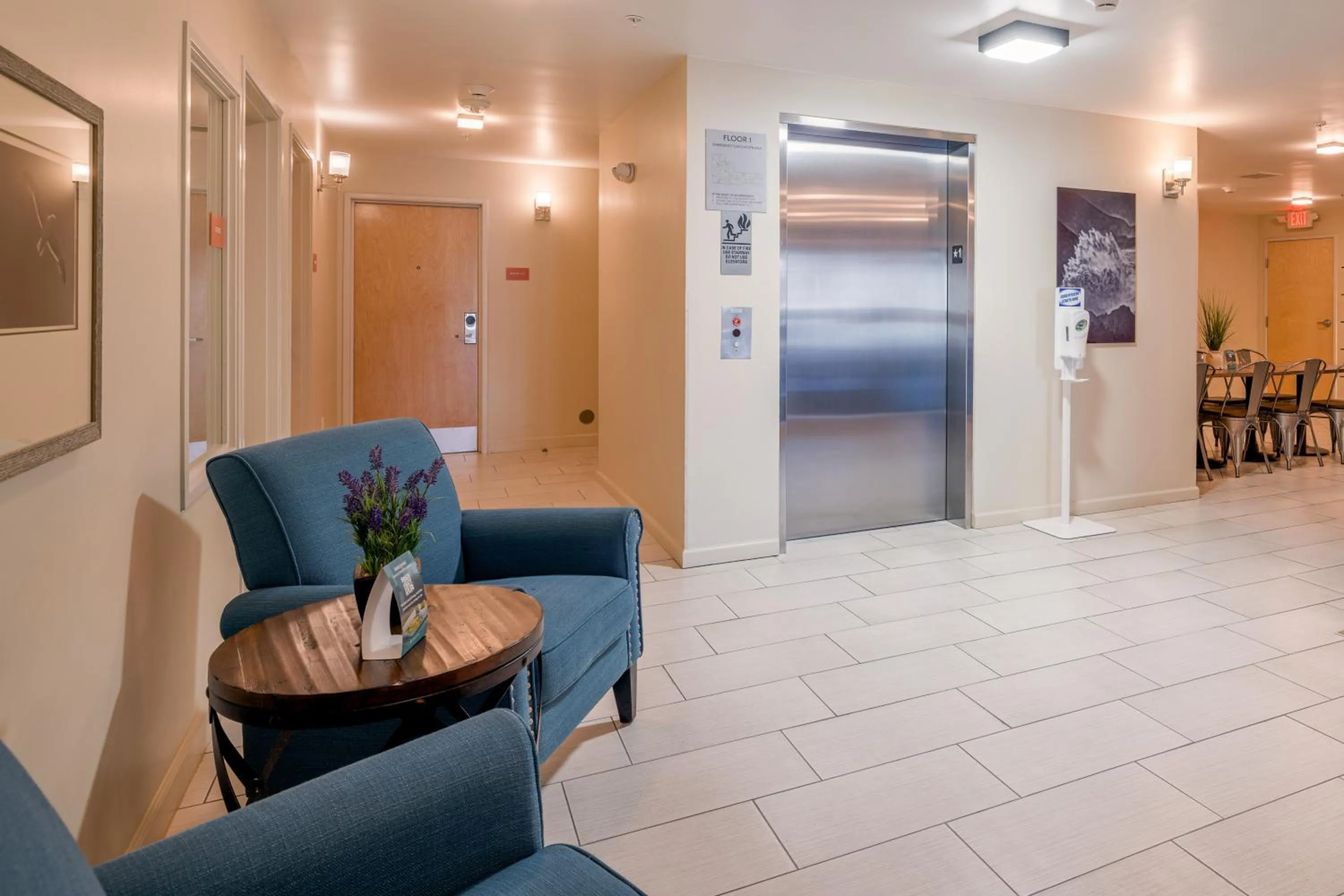 Lobby or reception in Inn At Moss Landing Point