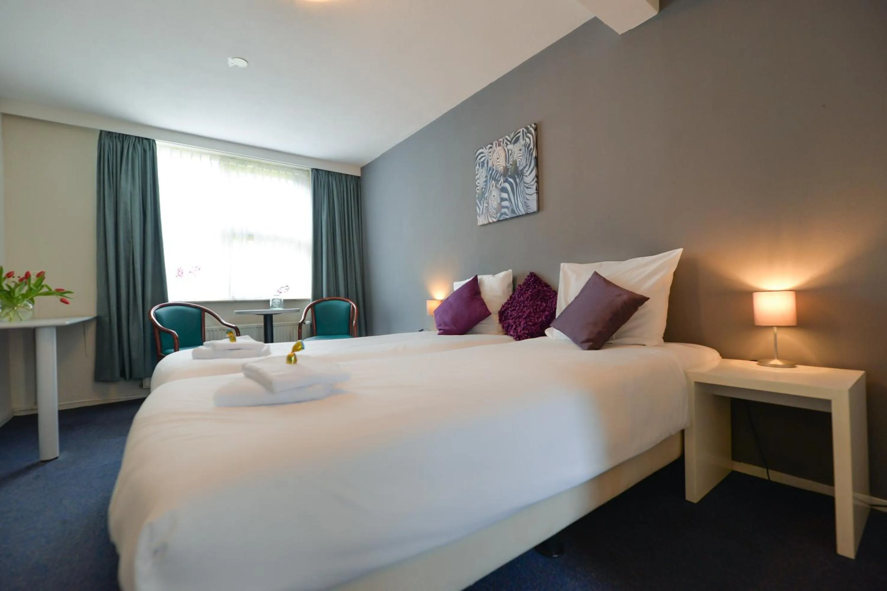 Photo of the whole room, Bed in Hotel de Grote Zwaan