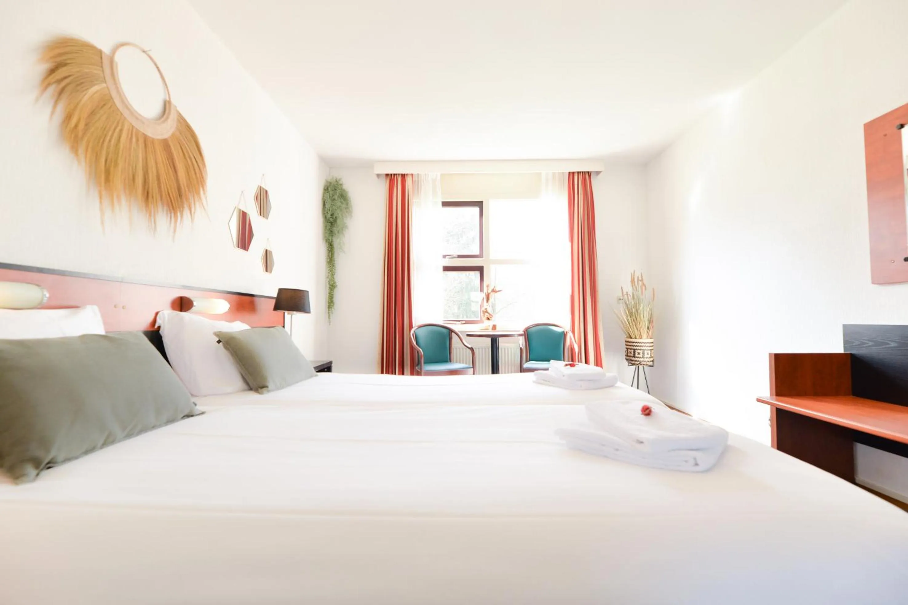 Bedroom, Bed in Hotel de Grote Zwaan