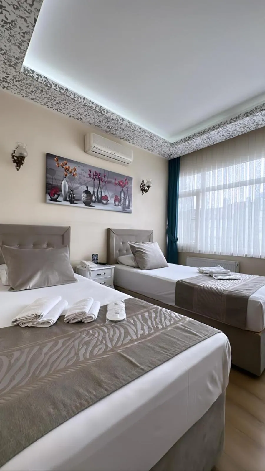 Photo of the whole room, Bed in ÜSKÜDAR OTEL