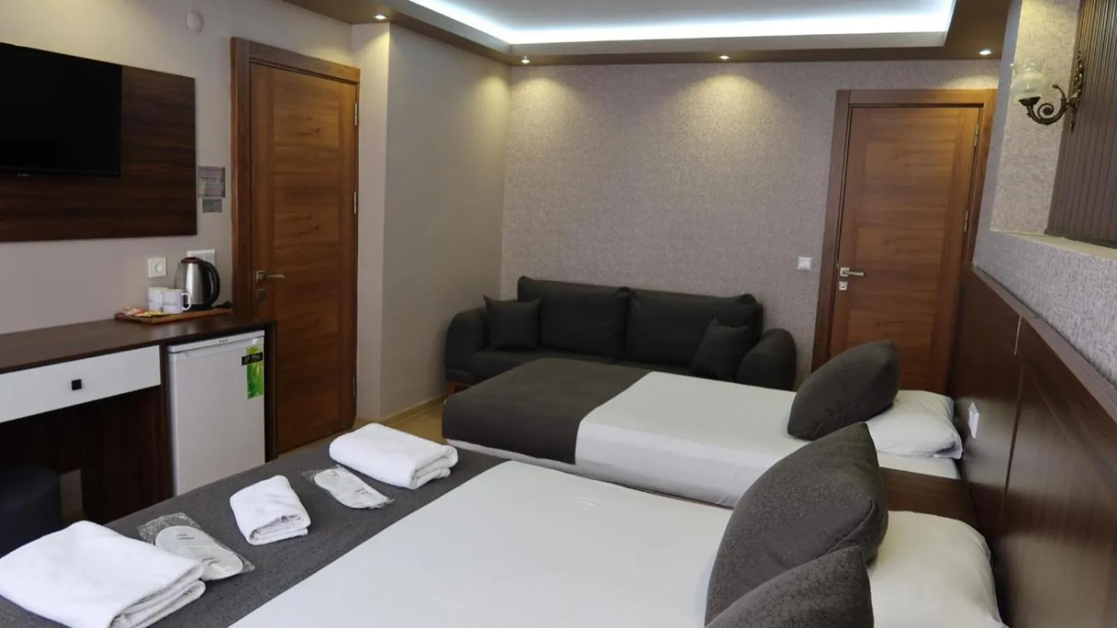 Photo of the whole room, Bed in ÜSKÜDAR OTEL