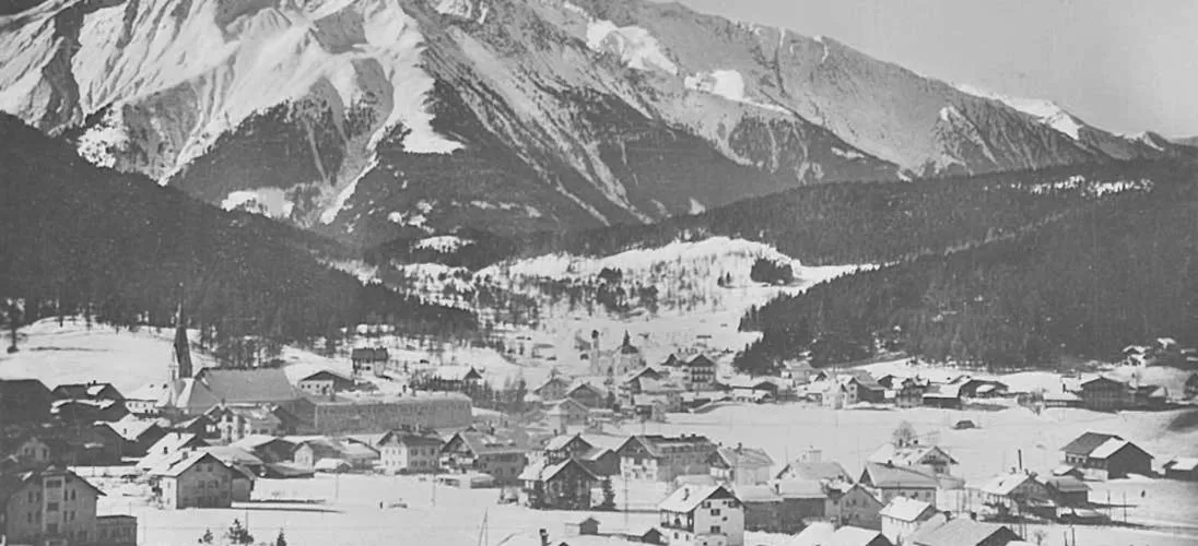 Skiing in Landhaus Charlotte Apartments Tirol