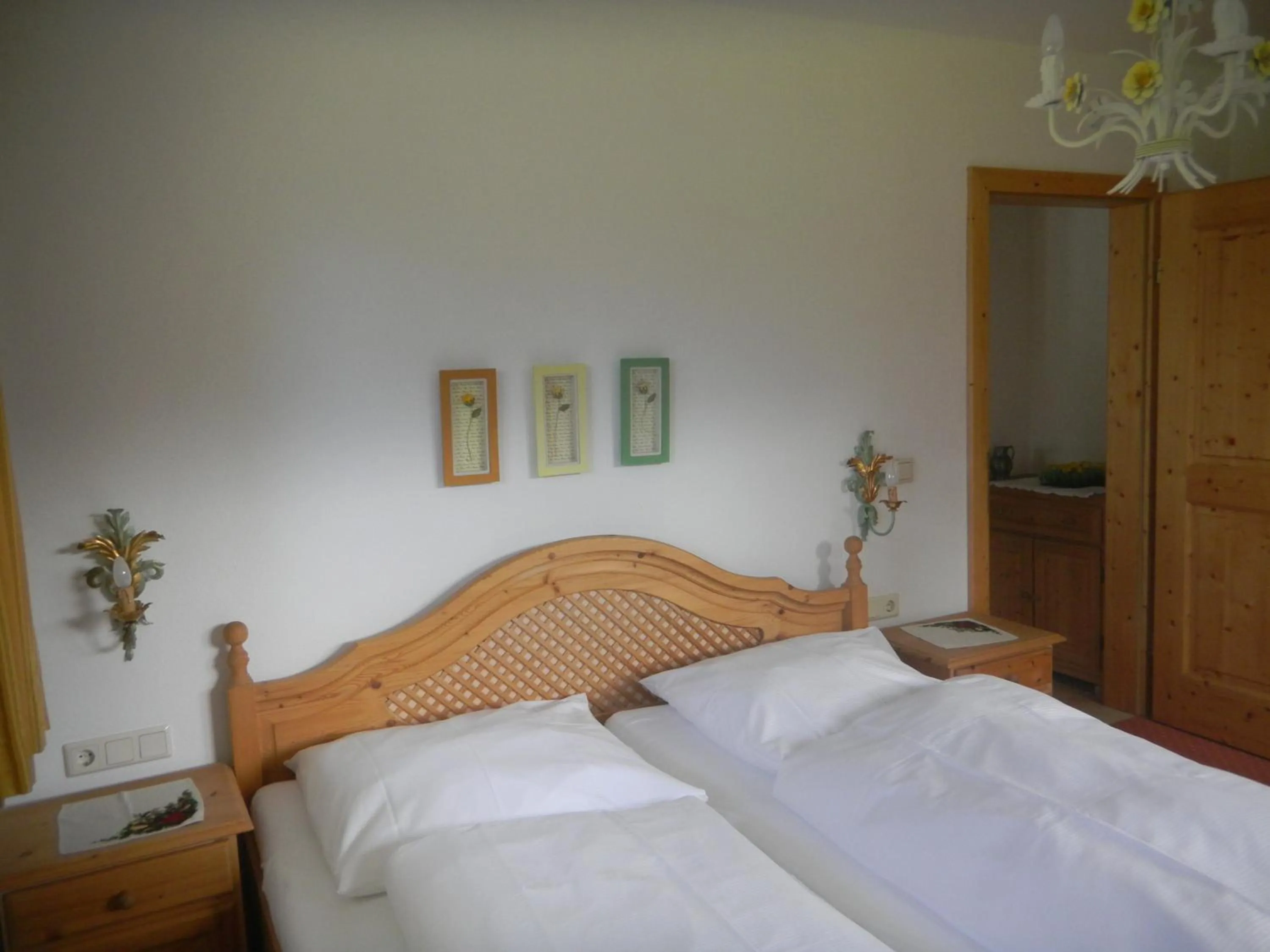 Bed in Landhaus Charlotte Apartments Tirol