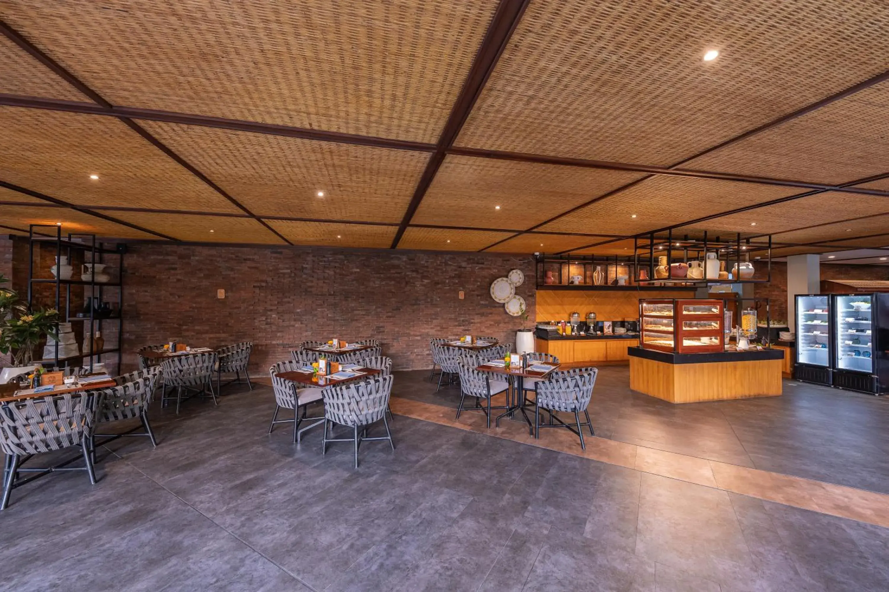 Restaurant/places to eat in Kayumas Seminyak Resort Restaurant/places to eat in Kayumas Seminyak Resort