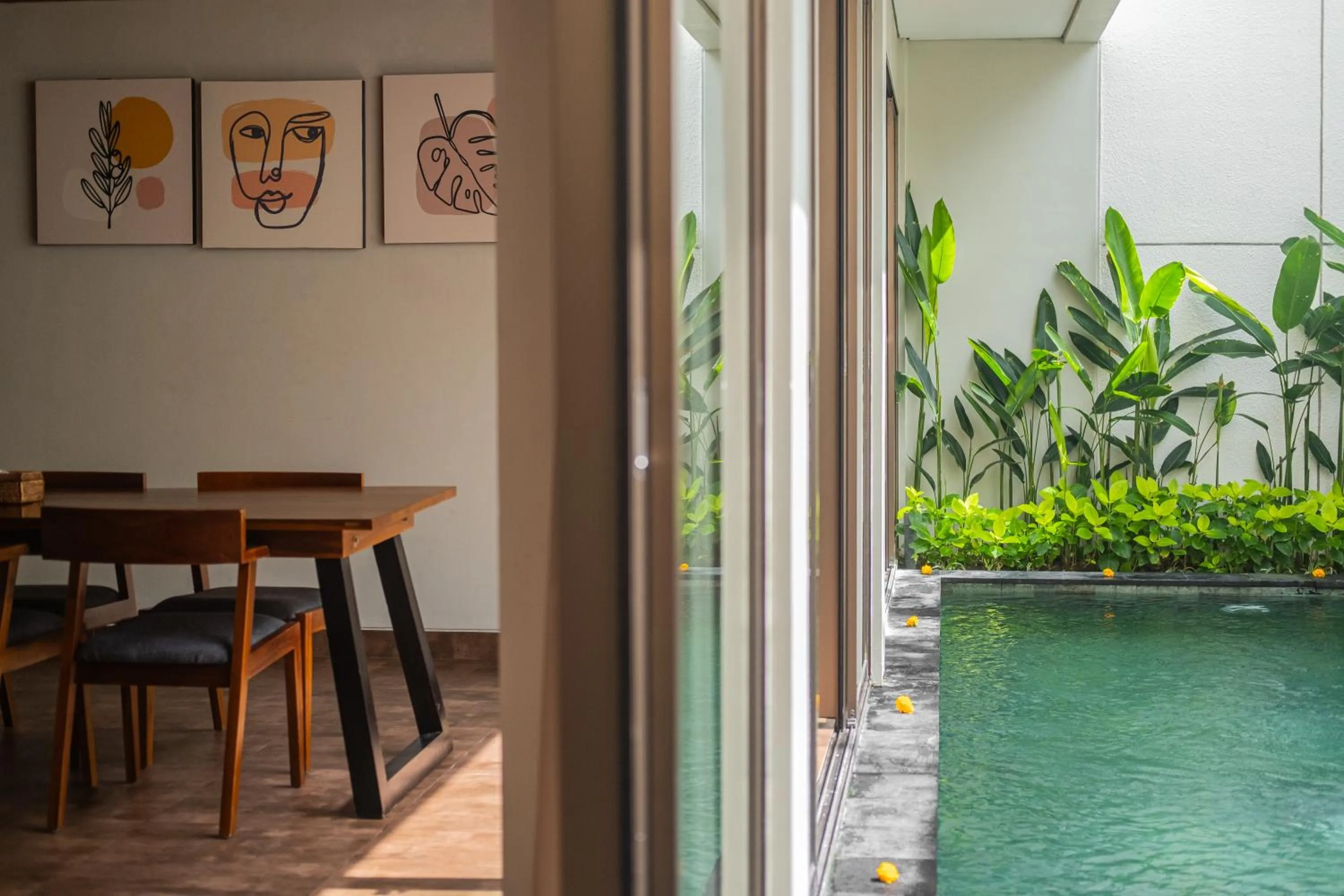 Swimming pool in Kayumas Seminyak Resort