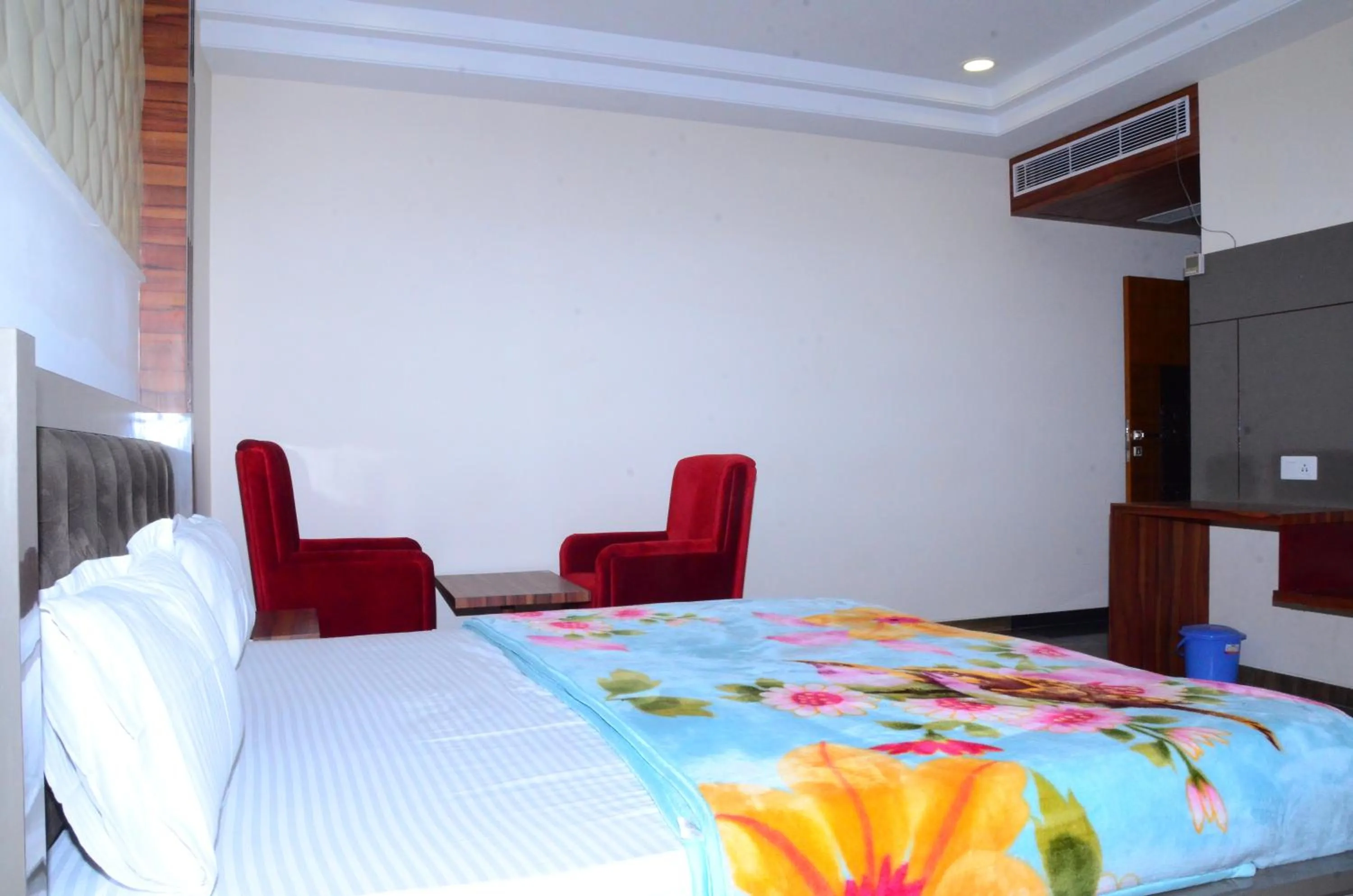 Bed in DUDI HOTEL