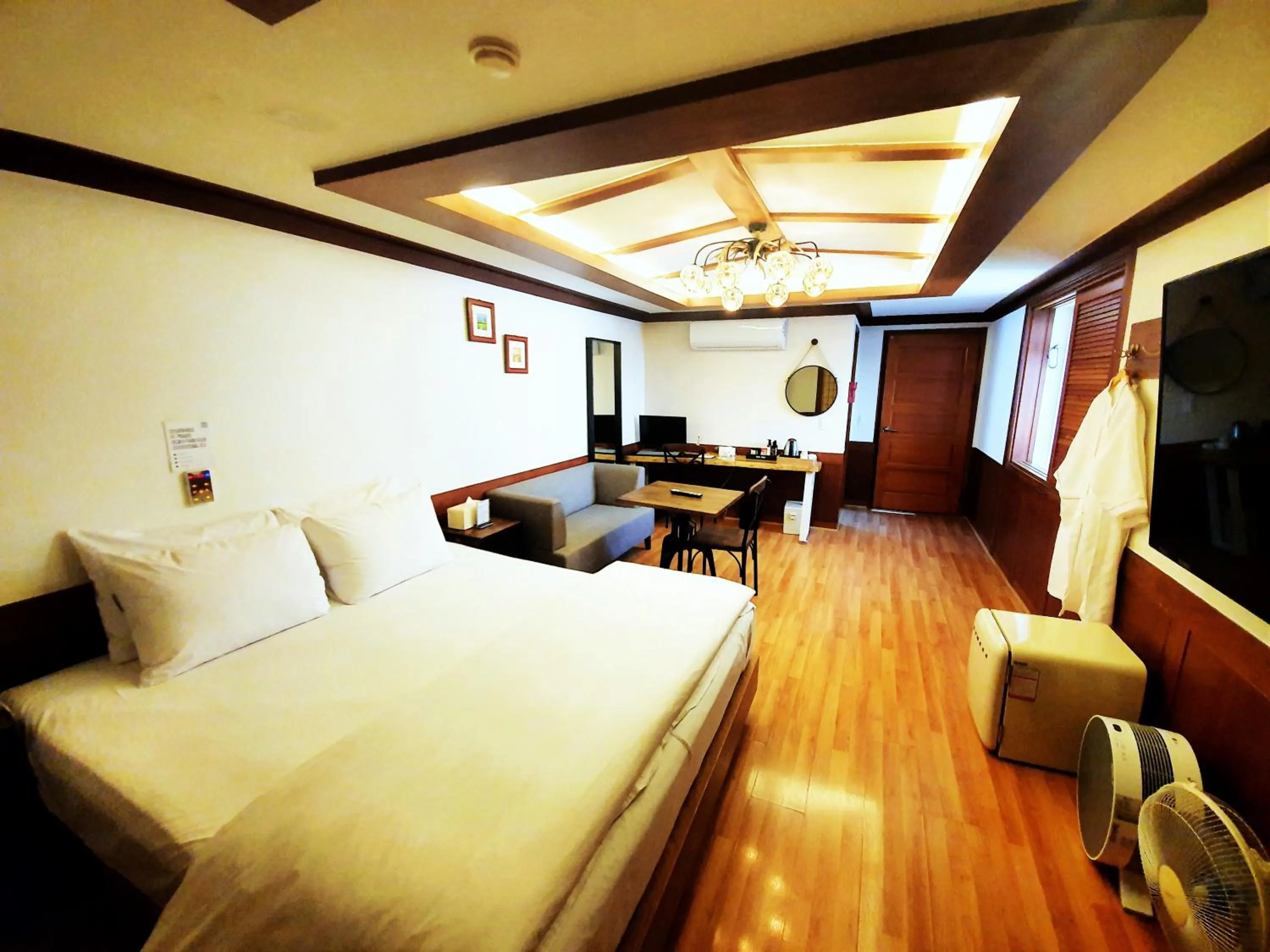 Property building, Bed in Uneed Hotel