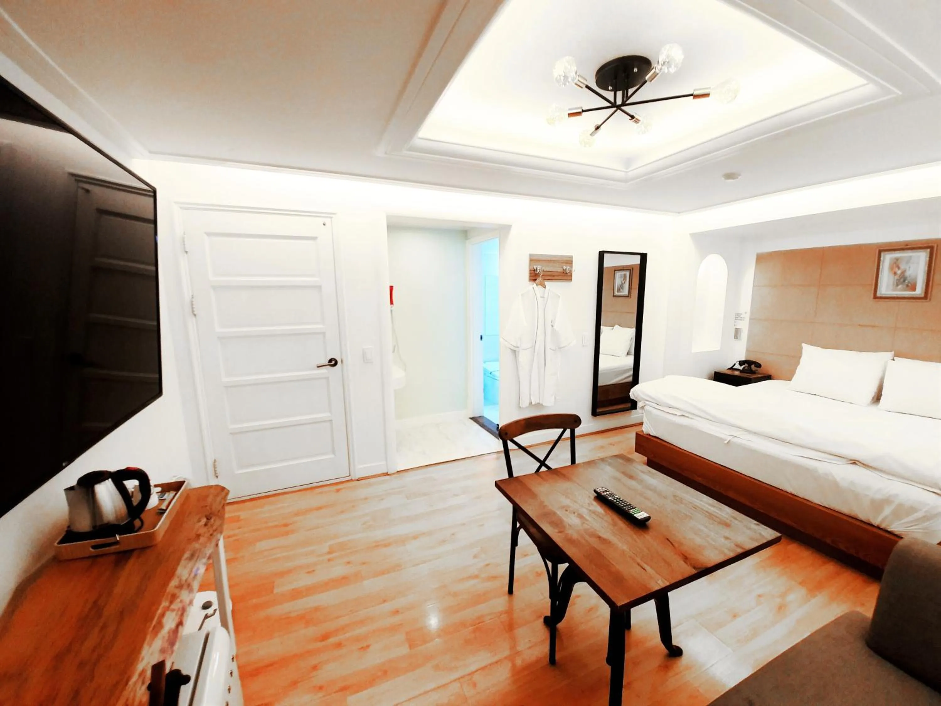 Property building, Bed in Uneed Hotel