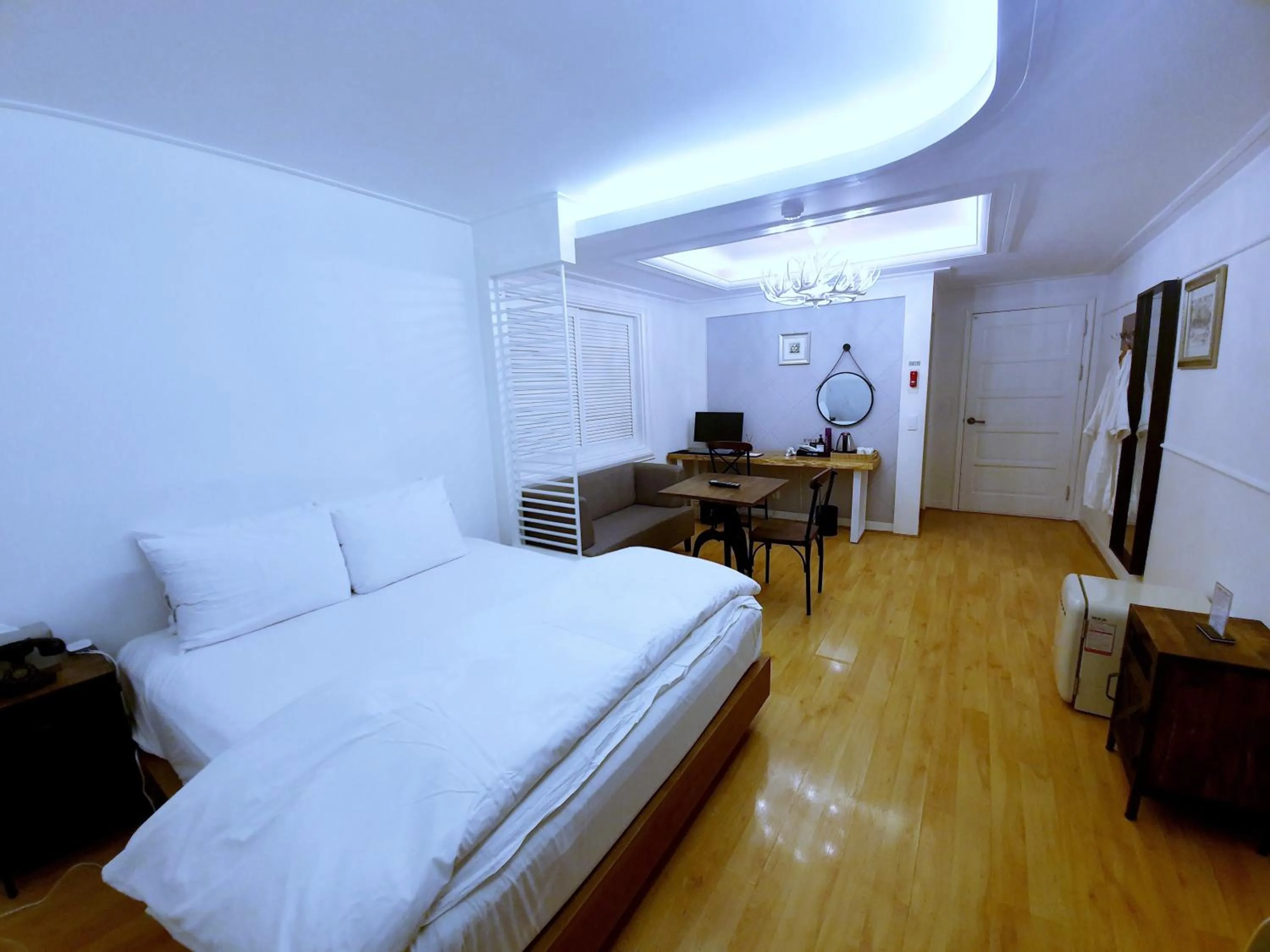 Property building, Bed in Uneed Hotel