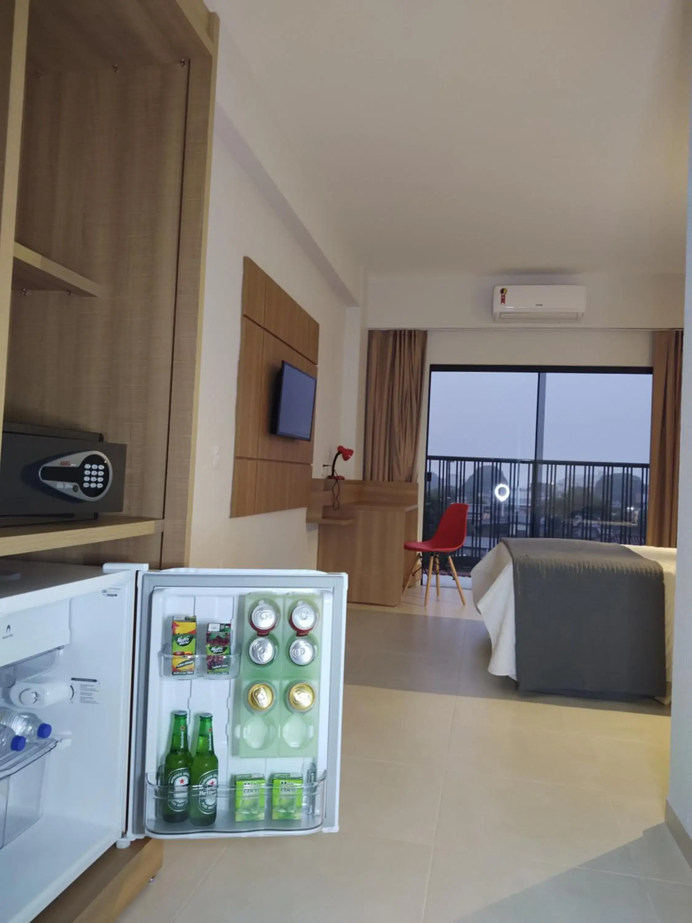 King Suite with Balcony - single occupancy in Hotel Quartzo King Suite with Balcony - single occupancy in Hotel Quartzo