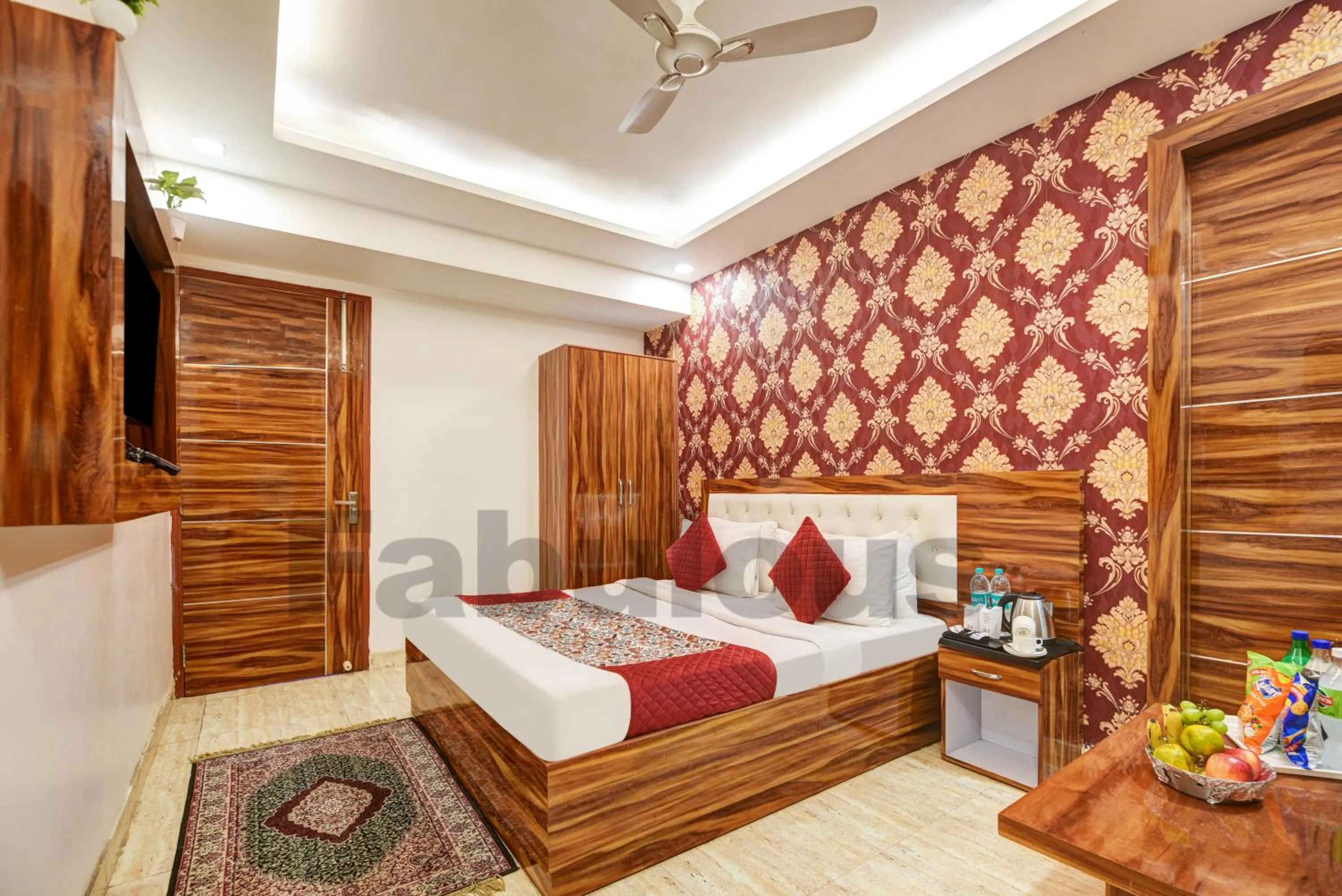 Small Double Room in Hotel Fabulous - Delhi International Airport
