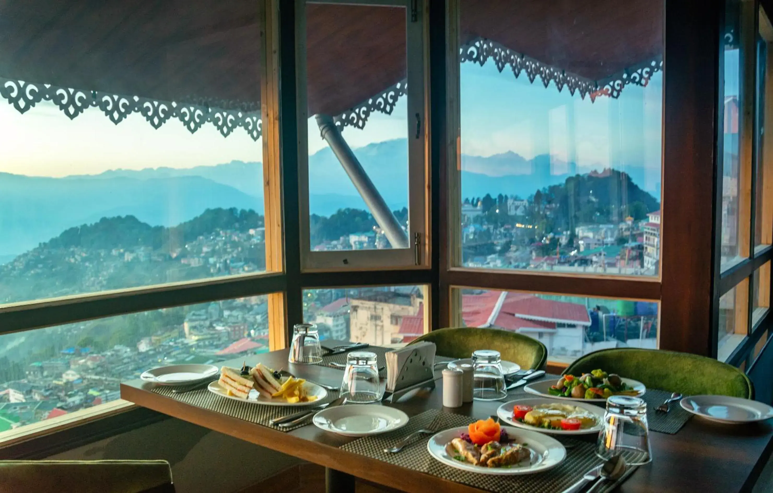 Restaurant/places to eat in Sumitel Vista 800m from Mall Road Restaurant/places to eat in Sumitel Vista 800m from Mall Road