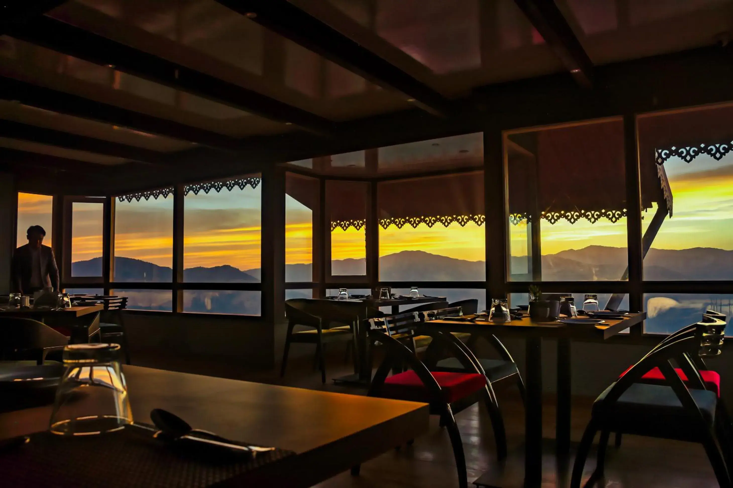 Restaurant/places to eat in Sumitel Vista 800m from Mall Road Restaurant/places to eat in Sumitel Vista 800m from Mall Road