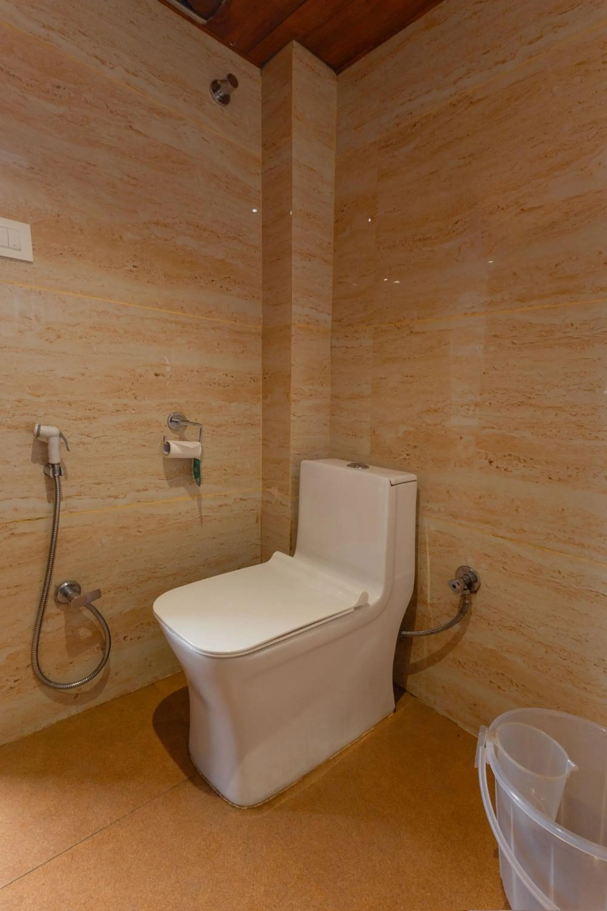 Bathroom in Sumitel Vista 800m from Mall Road