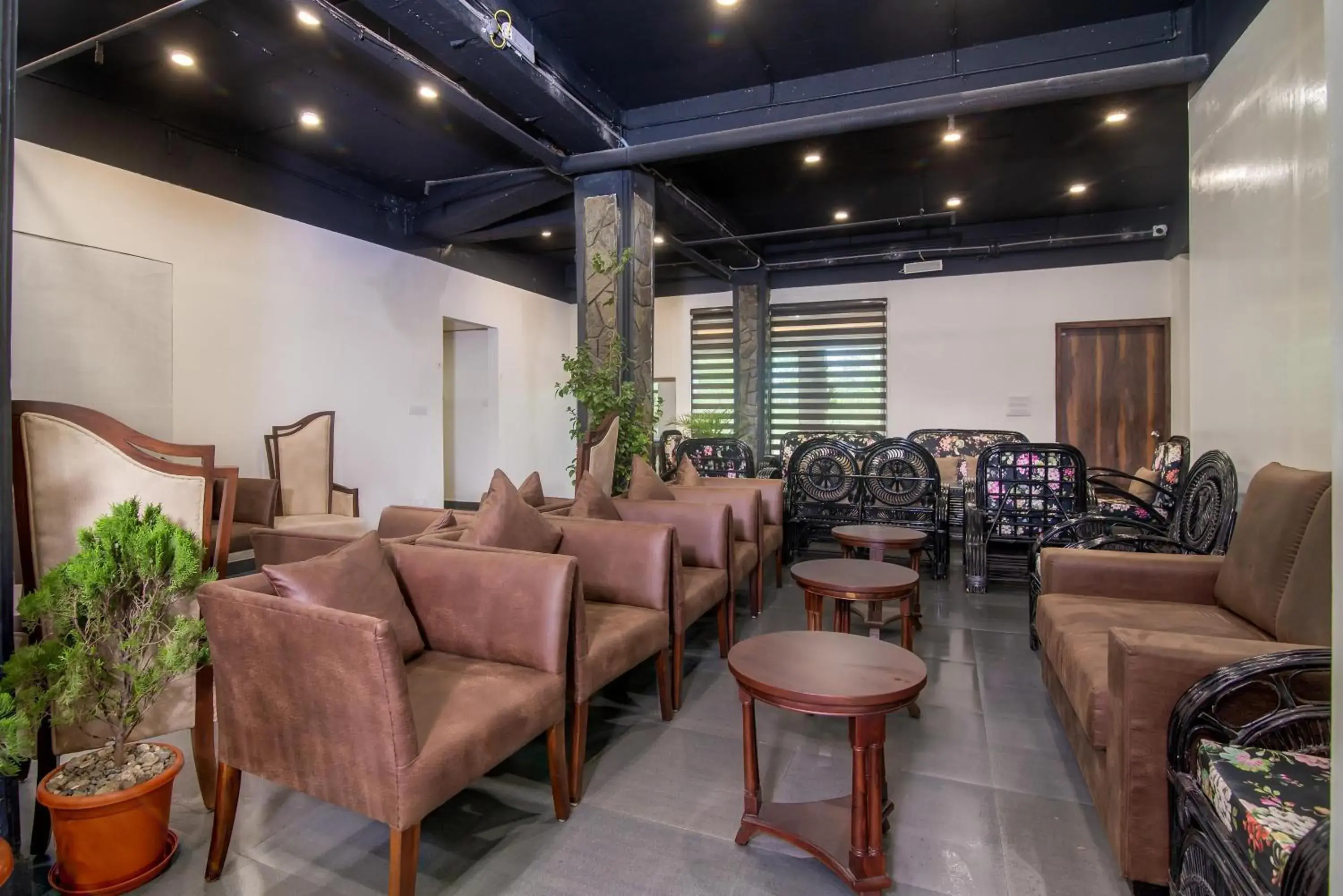 Lobby or reception in Sumitel Vista 800m from Mall Road Lobby or reception in Sumitel Vista 800m from Mall Road