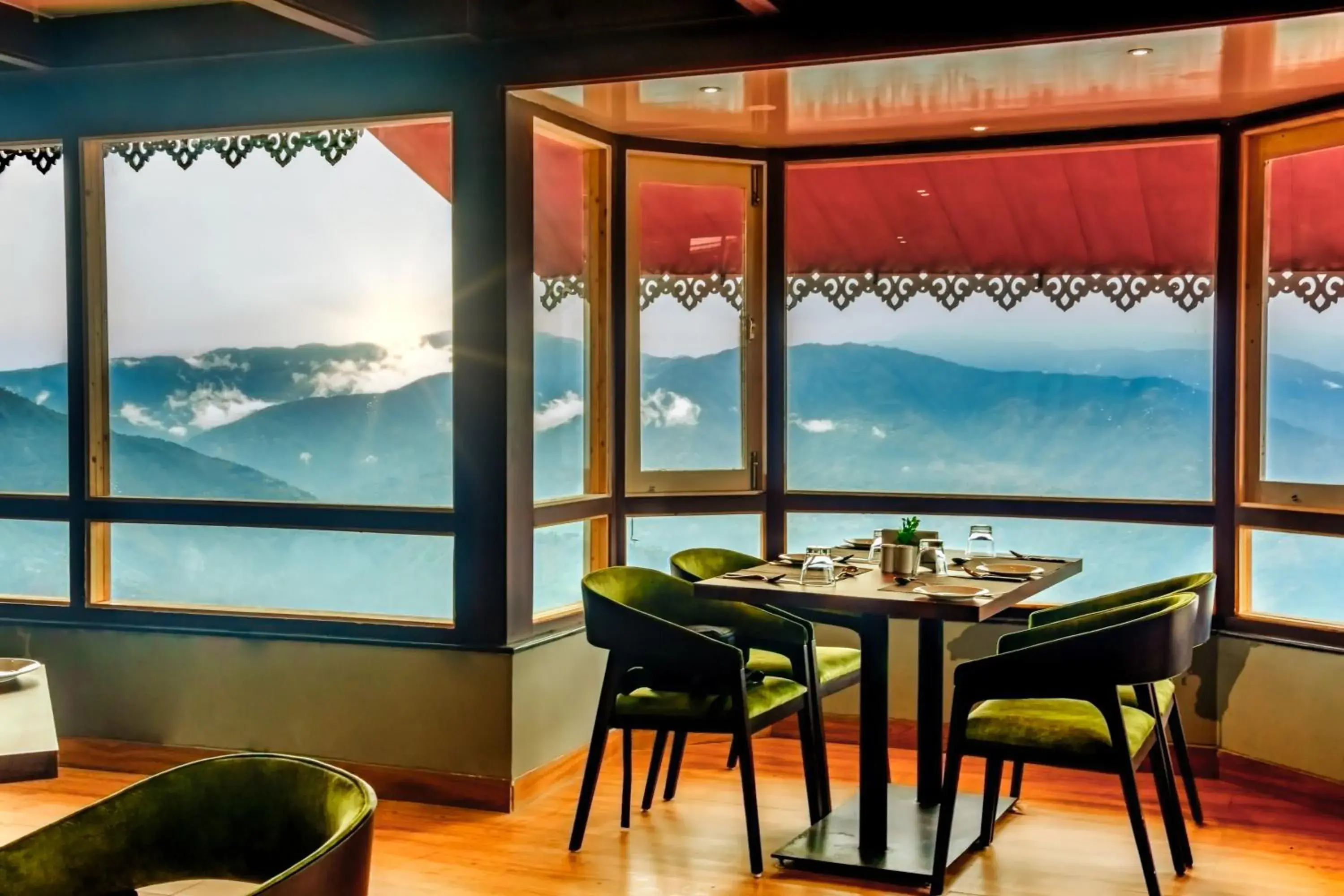 Restaurant/places to eat in Sumitel Vista 800m from Mall Road Restaurant/places to eat in Sumitel Vista 800m from Mall Road