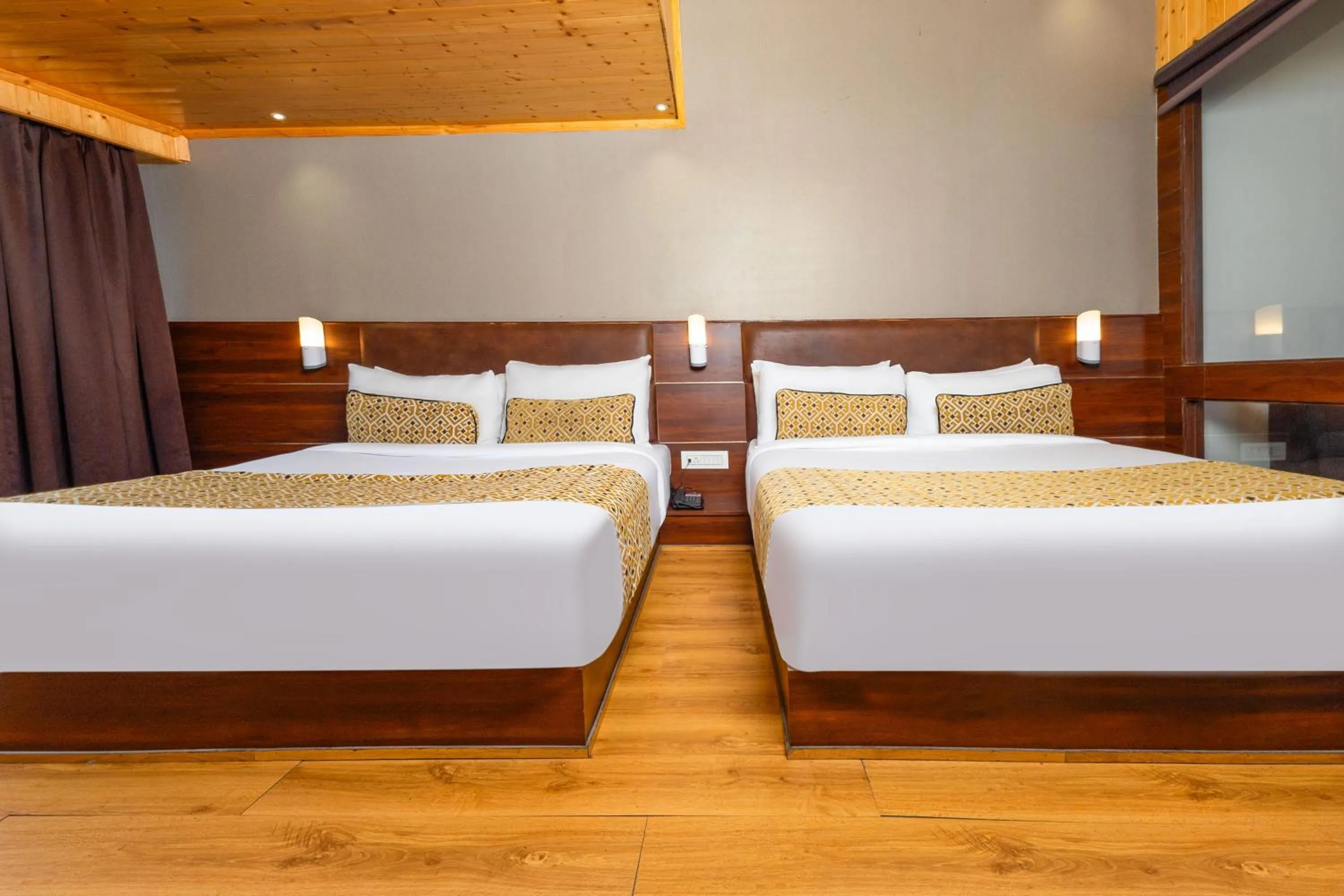 Bedroom, Bed in Sumitel Vista 800m from Mall Road