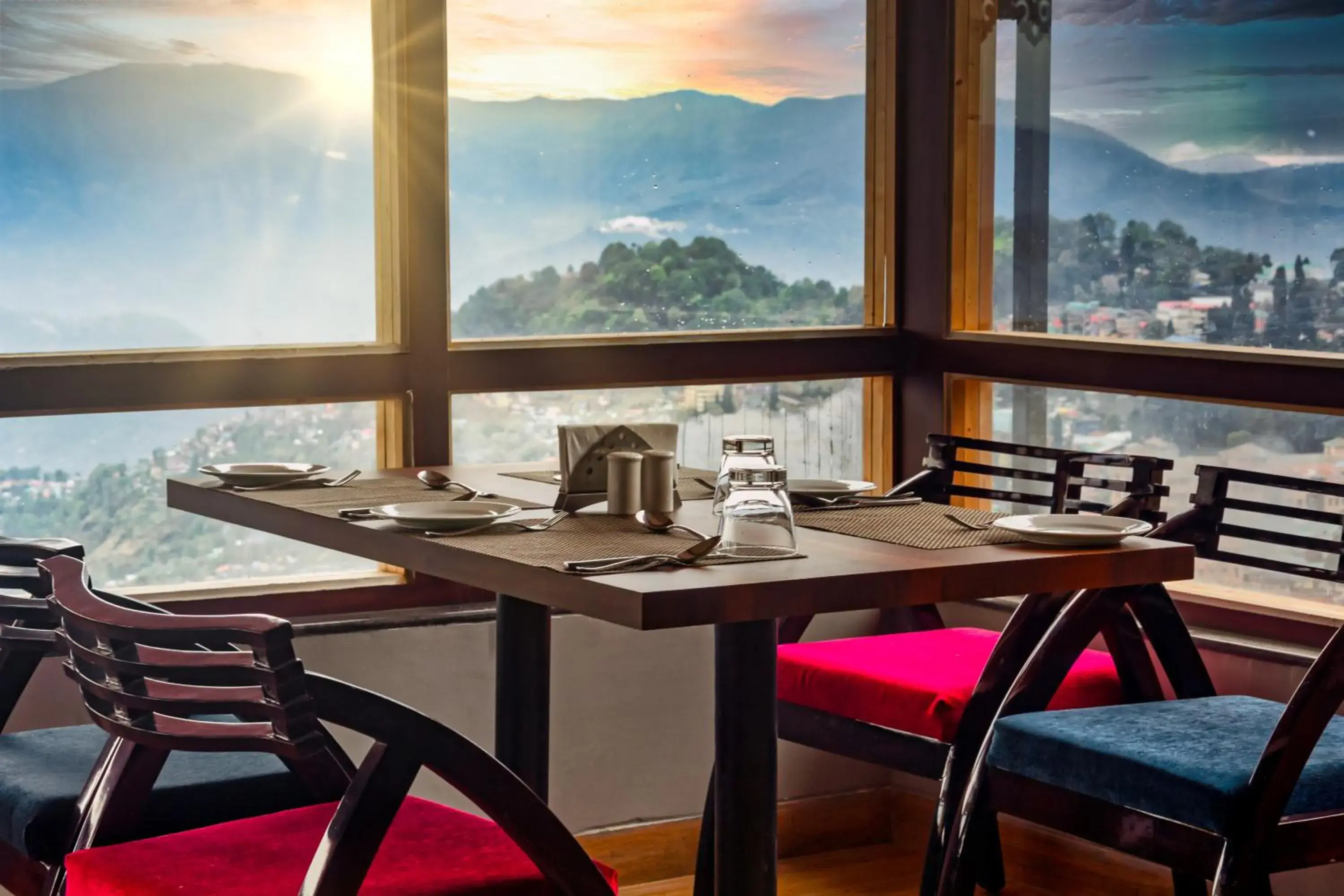 Restaurant/places to eat in Sumitel Vista 800m from Mall Road Restaurant/places to eat in Sumitel Vista 800m from Mall Road