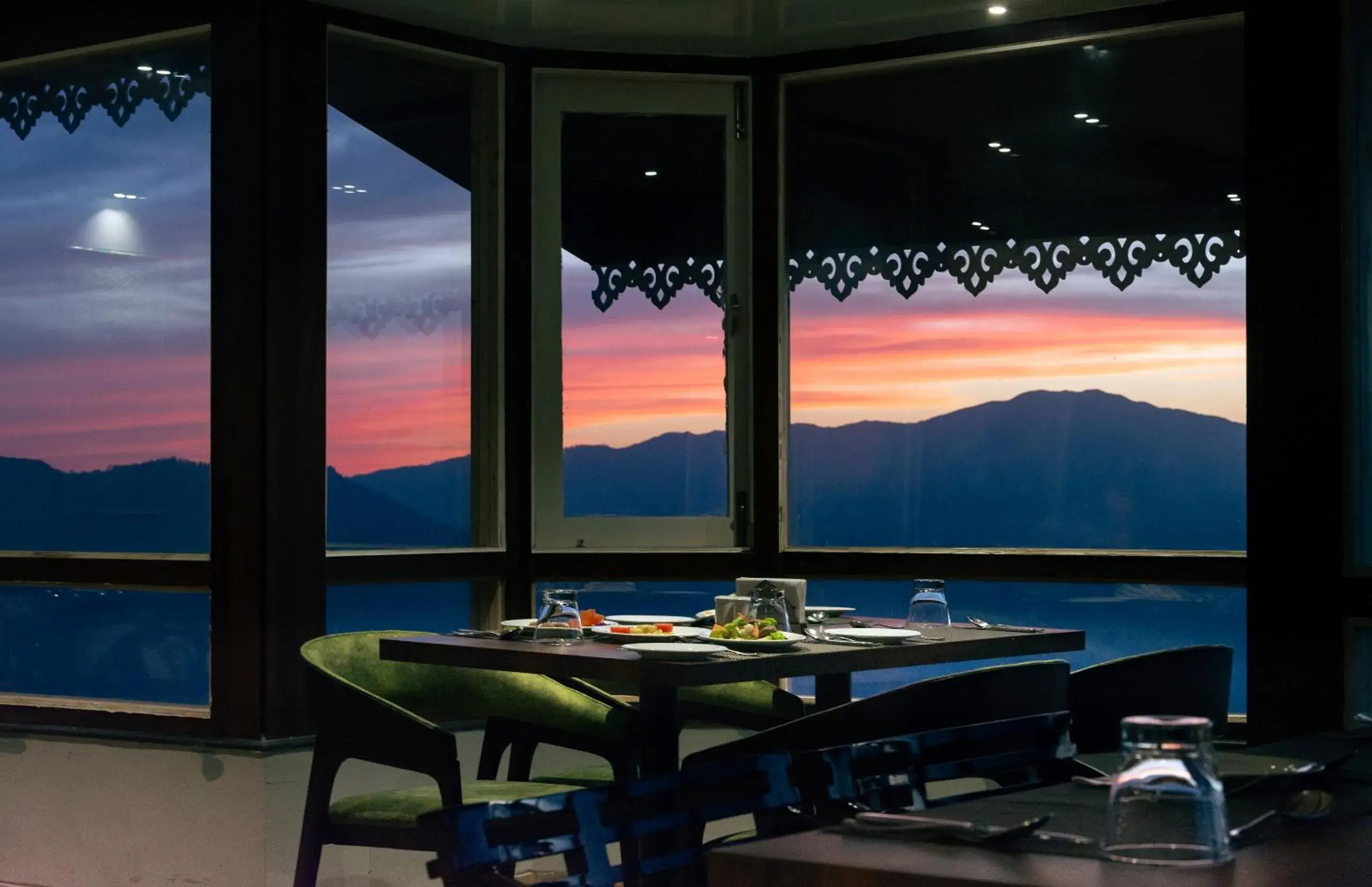 Restaurant/places to eat in Sumitel Vista 800m from Mall Road Restaurant/places to eat in Sumitel Vista 800m from Mall Road