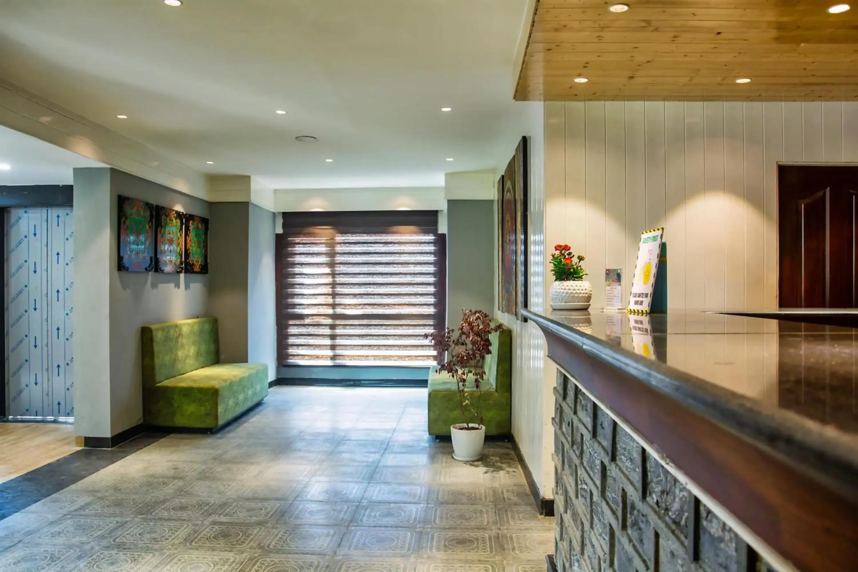 Lobby or reception in Sumitel Vista 800m from Mall Road Lobby or reception in Sumitel Vista 800m from Mall Road