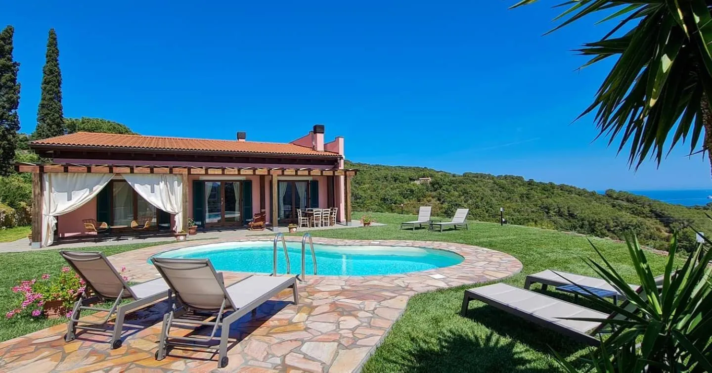 Swimming pool in Fonte Murata B&B